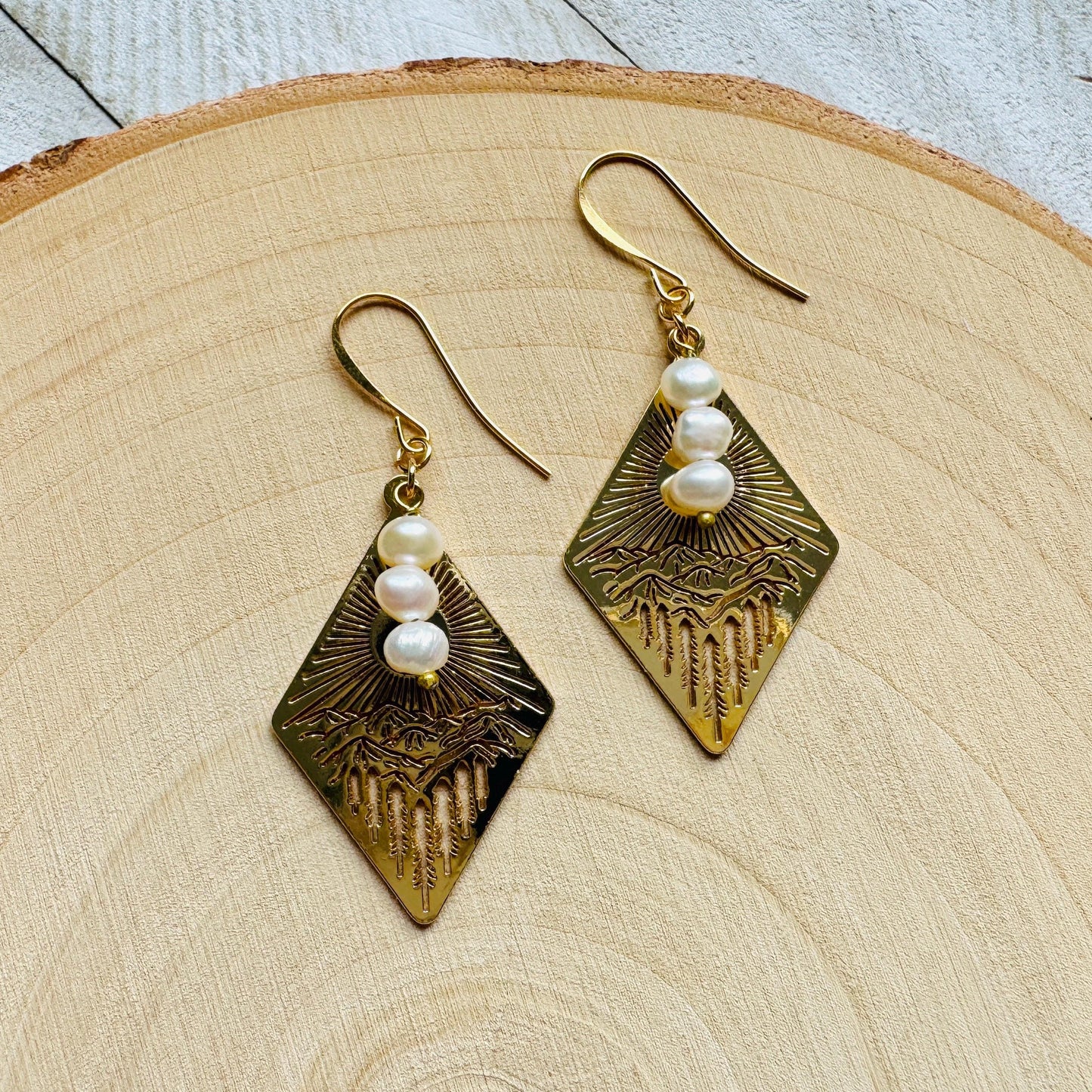 Freshwater Pearl Mountain Earrings