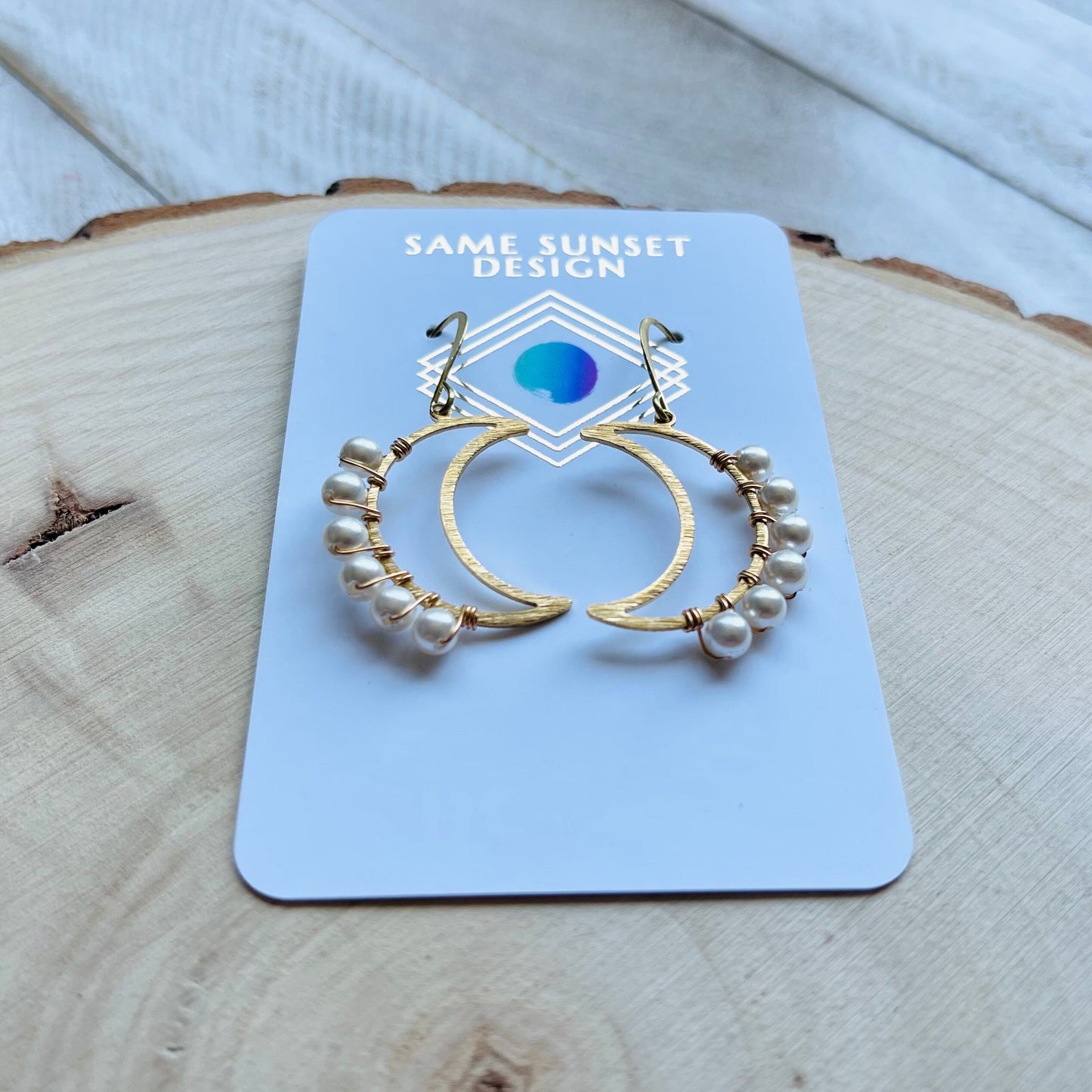 Brass Moon Earrings, Pearl Earrings, Celestial Jewelry, Crescent Moon Earrings Gold, Witchy Earrings, Witchy Gifts for Best Friend, Boho