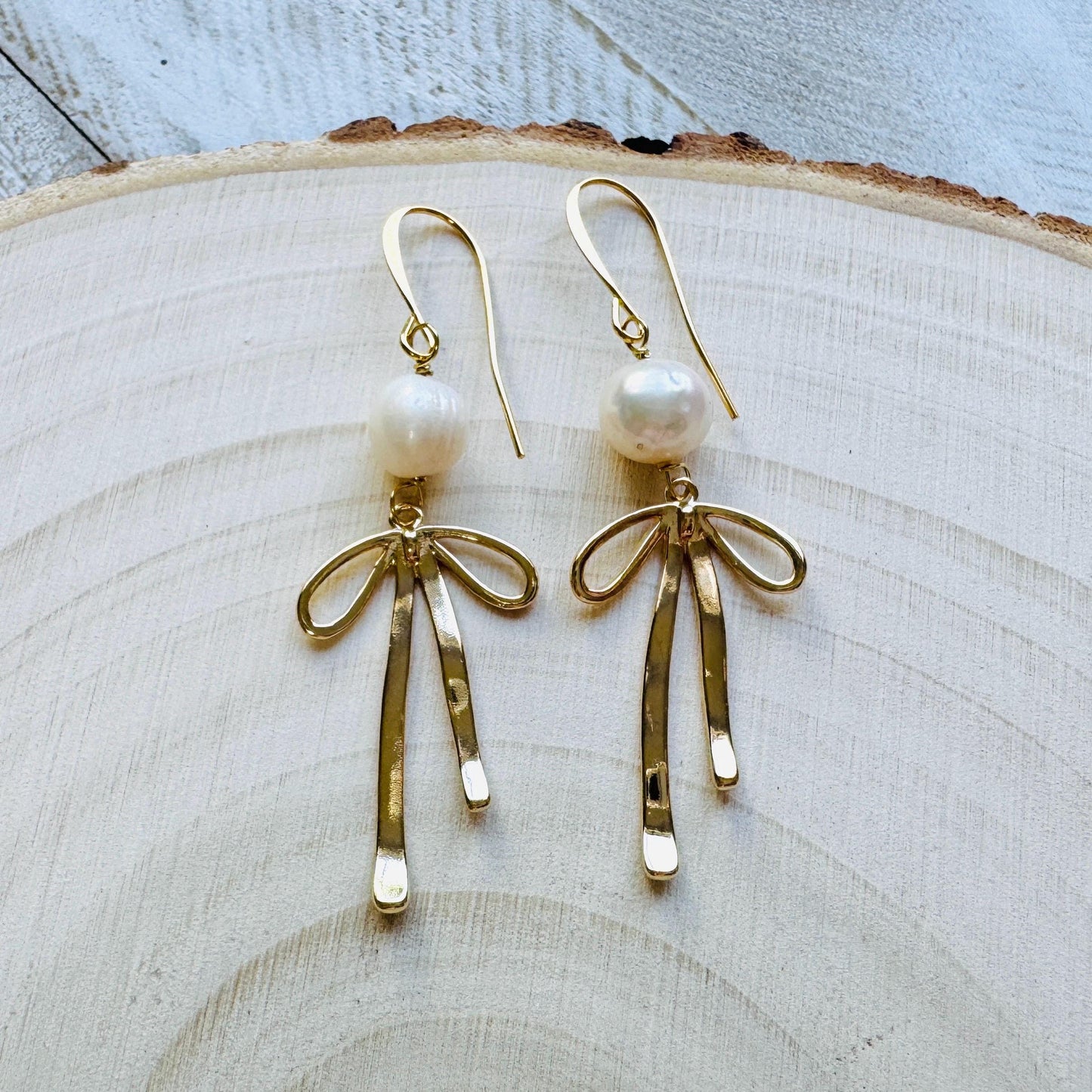 Bow Earrings, Coquette Jewelry, Pearl Earrings, Whimsical Earrings, Trendy Jewelry 2025, Galentines Day Gifts, Valentines Day Gift