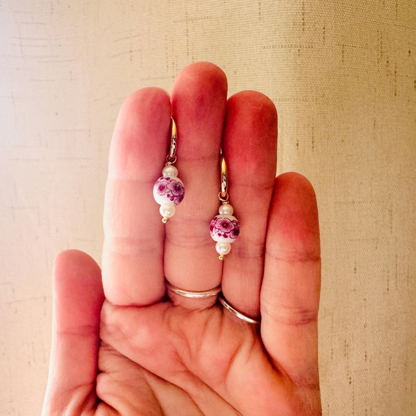 Flower Earrings, Pearl Earrings, Pink Earrings, Huggie Hoops, Dainty Earrings, Plant Lover Gifts for Sister, Love Gifts for Daughter