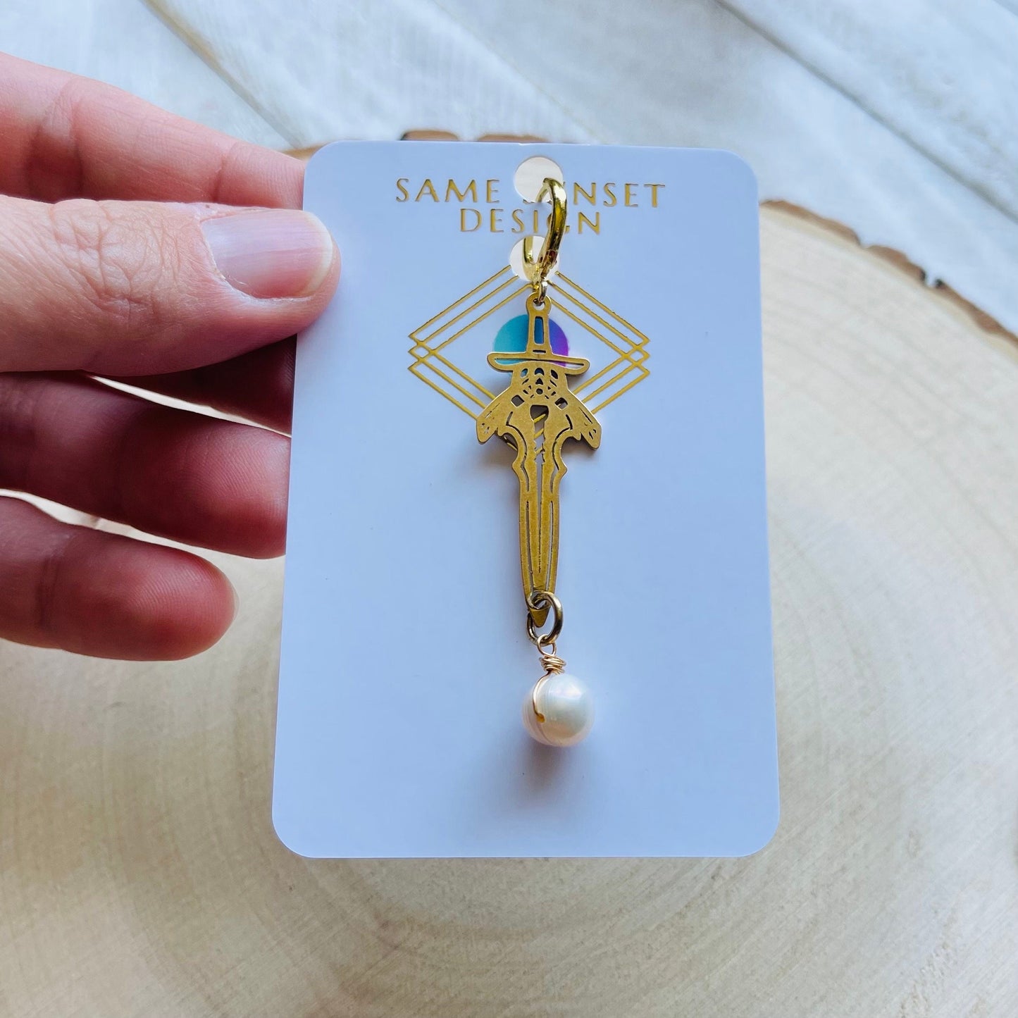 Single Dagger Pearl Earring