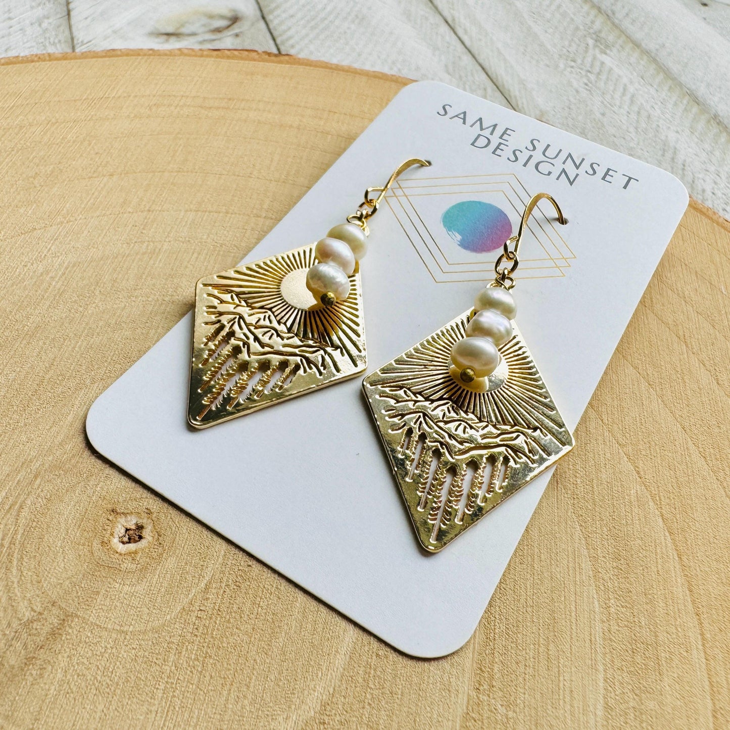 Freshwater Pearl Mountain Earrings