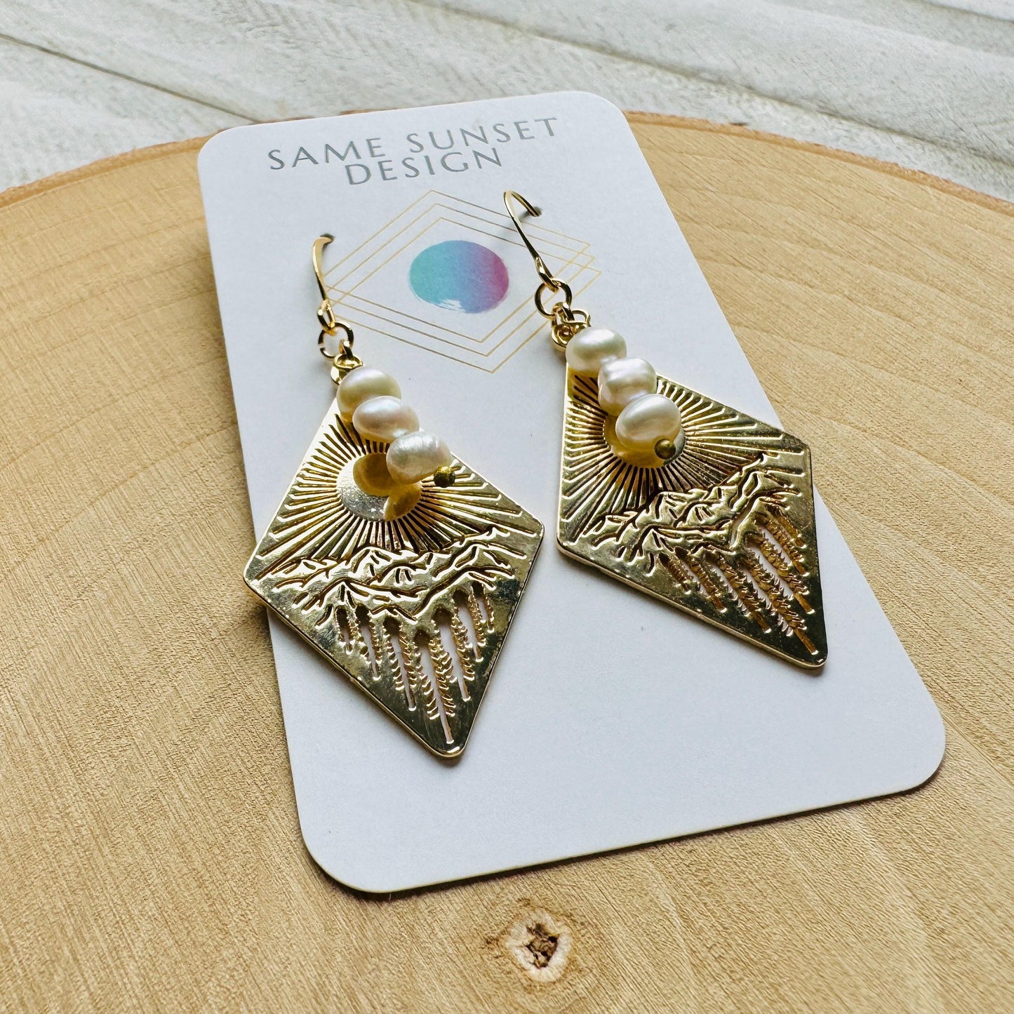 Freshwater Pearl Mountain Earrings