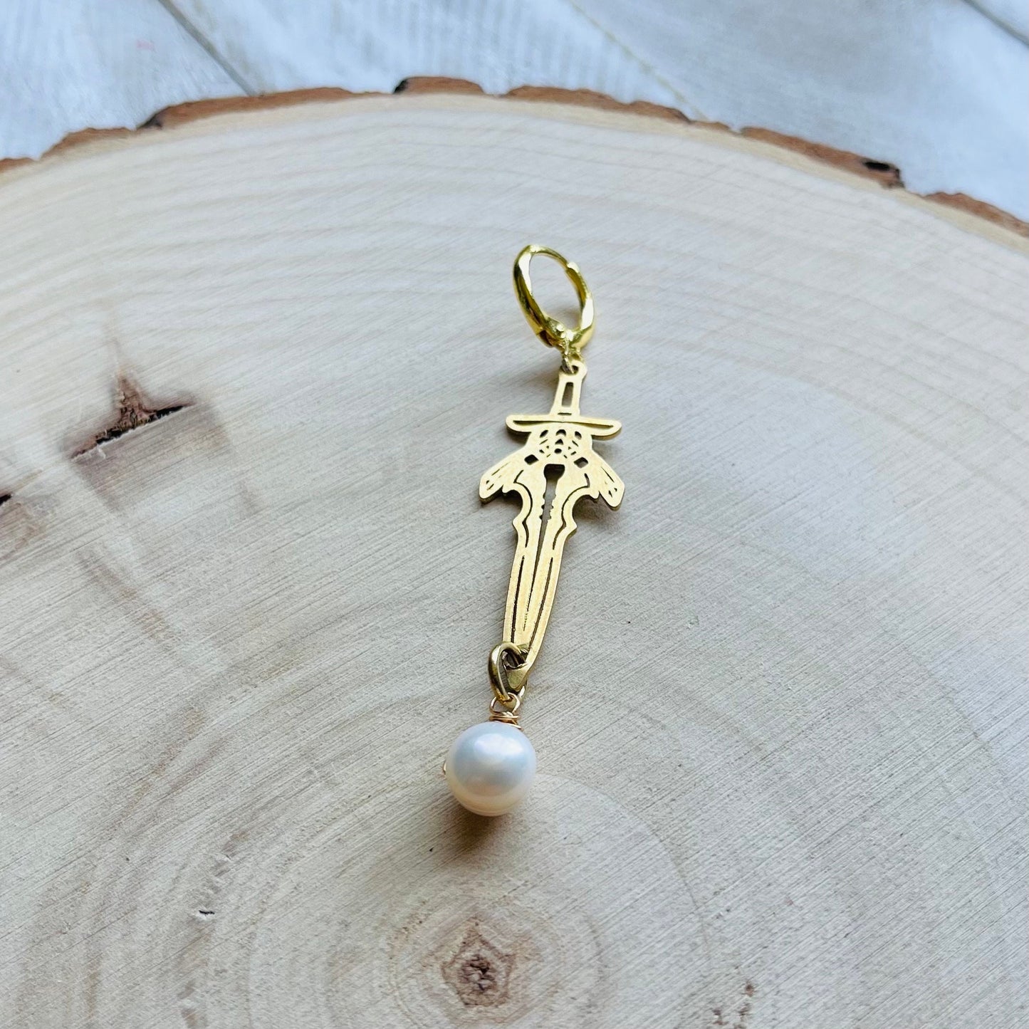 Single Dagger Pearl Earring