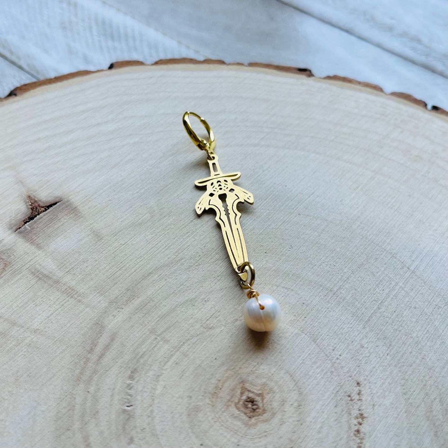 Single Dagger Pearl Earring