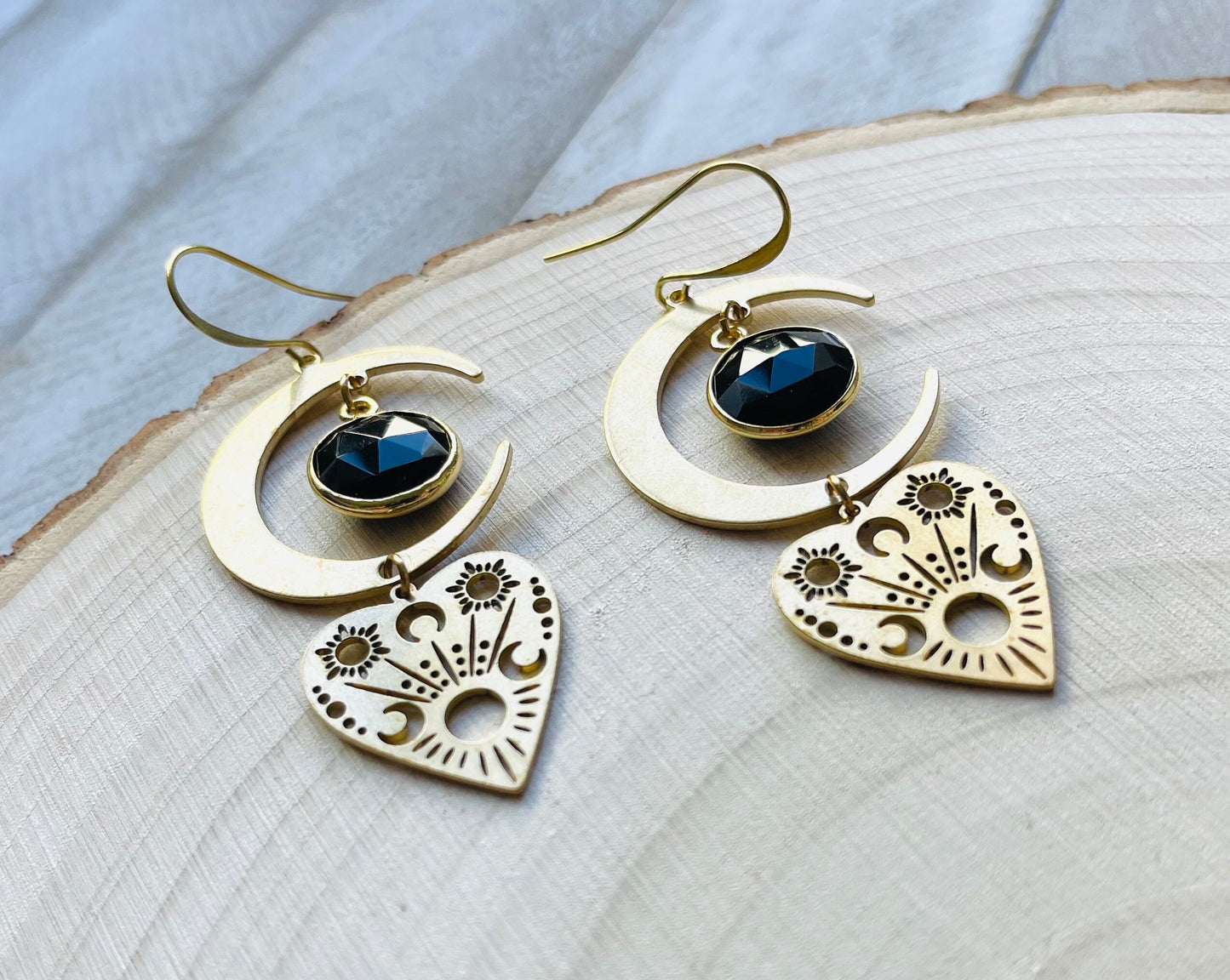 Chalcedony Earrings, Goth Heart Earrings, Trendy Jewelry for Teens, Witchy Jewelry for Women, Celestial Jewelry Witchy, Witchy Earrings
