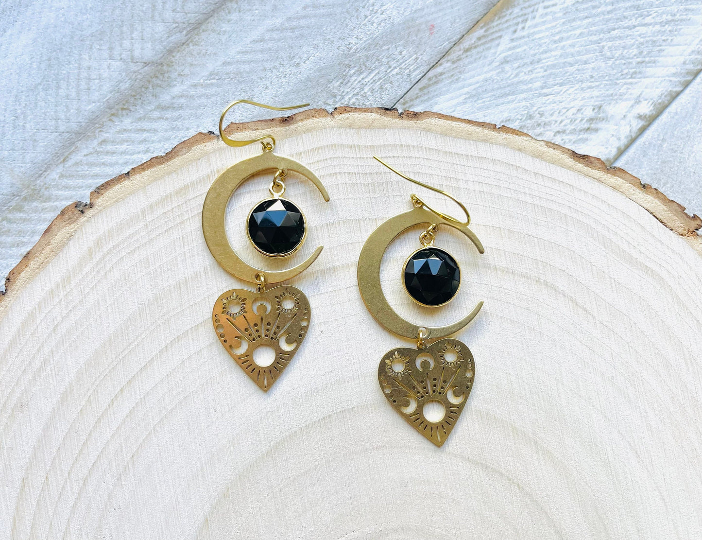 Chalcedony Earrings, Goth Heart Earrings, Trendy Jewelry for Teens, Witchy Jewelry for Women, Celestial Jewelry Witchy, Witchy Earrings