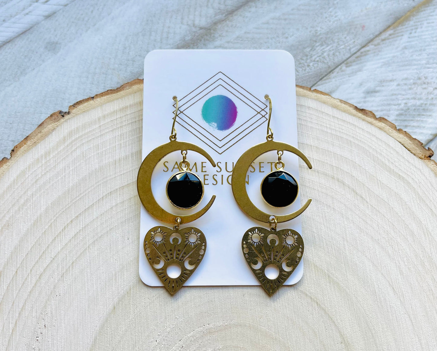 Chalcedony Earrings, Goth Heart Earrings, Trendy Jewelry for Teens, Witchy Jewelry for Women, Celestial Jewelry Witchy, Witchy Earrings