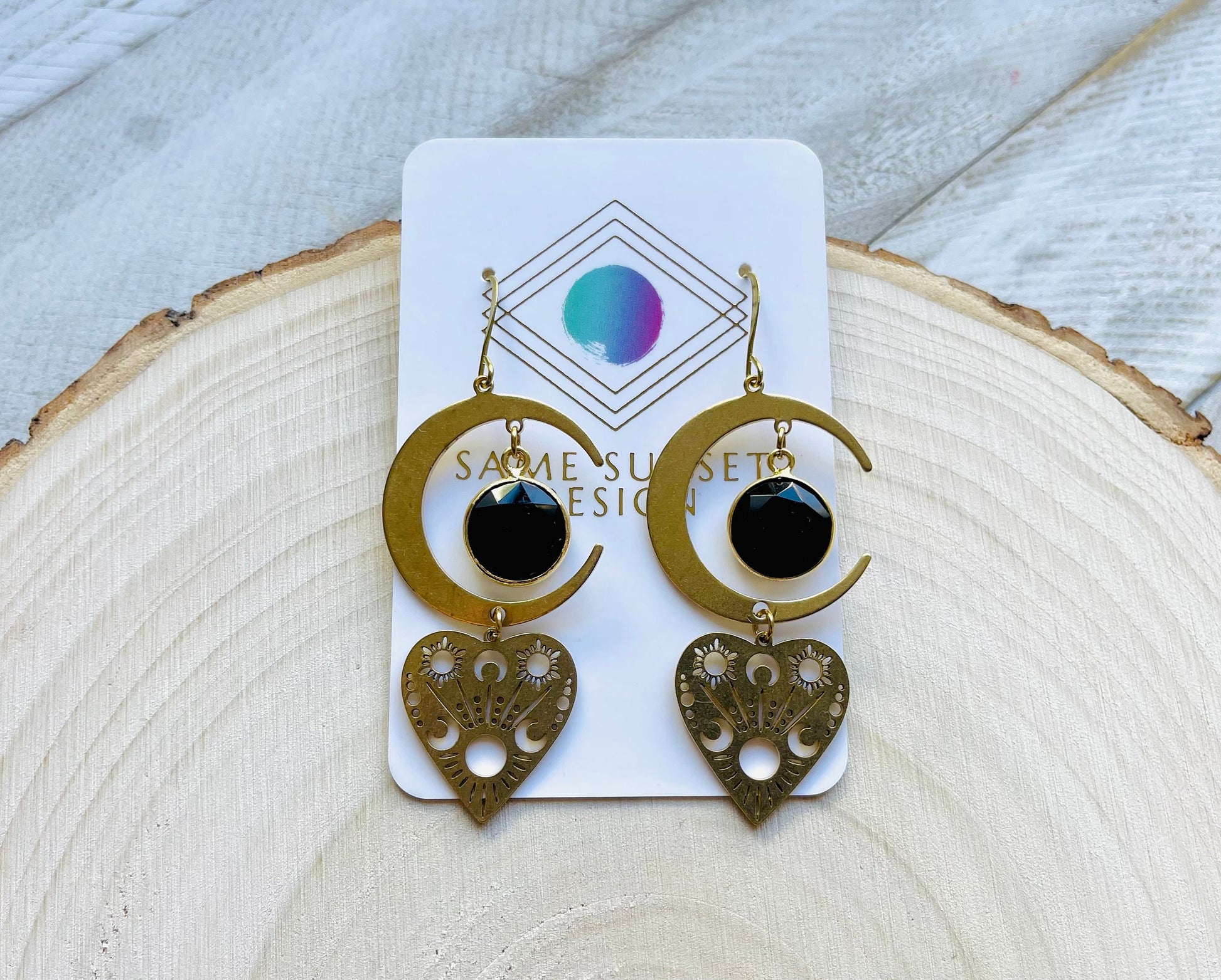 Chalcedony Earrings, Goth Heart Earrings, Trendy Jewelry for Teens, Witchy Jewelry for Women, Celestial Jewelry Witchy, Witchy Earrings