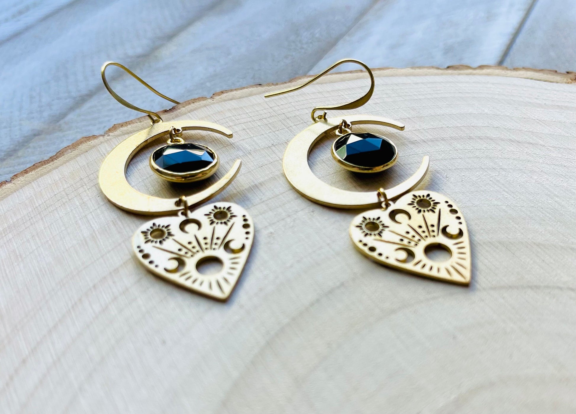 Chalcedony Earrings, Goth Heart Earrings, Trendy Jewelry for Teens, Witchy Jewelry for Women, Celestial Jewelry Witchy, Witchy Earrings