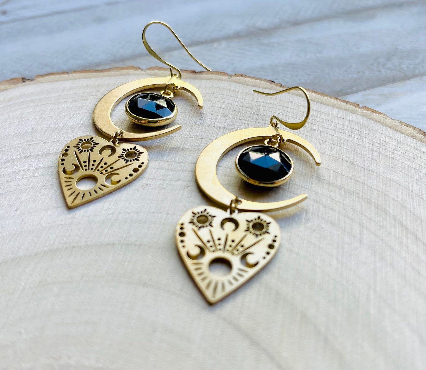 Chalcedony Earrings, Goth Heart Earrings, Trendy Jewelry for Teens, Witchy Jewelry for Women, Celestial Jewelry Witchy, Witchy Earrings