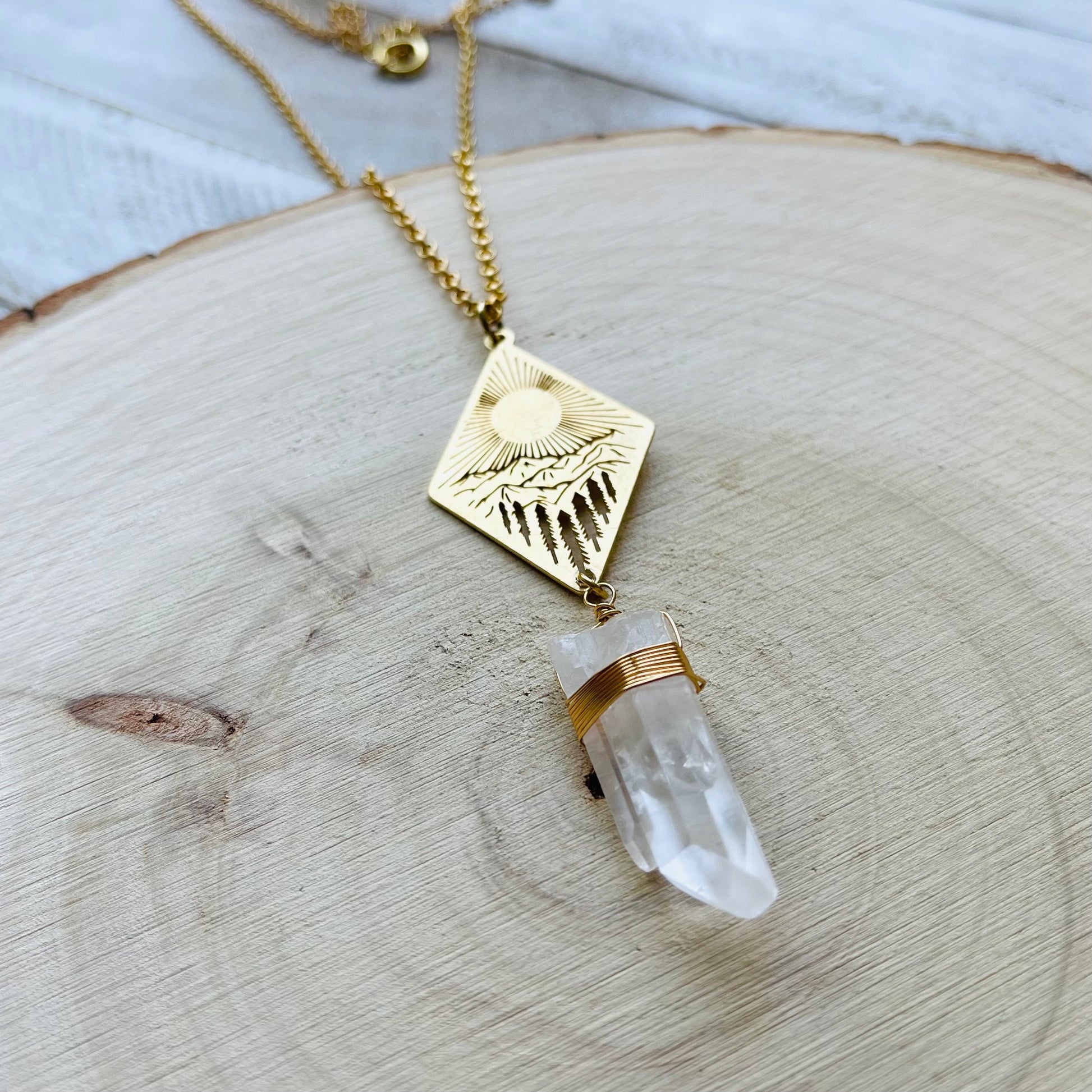 Mountain Necklace, Quartz Necklace Gold, Healing Crystal Gifts, Metaphysical Stones, Boho Necklace, Boho Jewelry Gift for Girlfriend, Nature