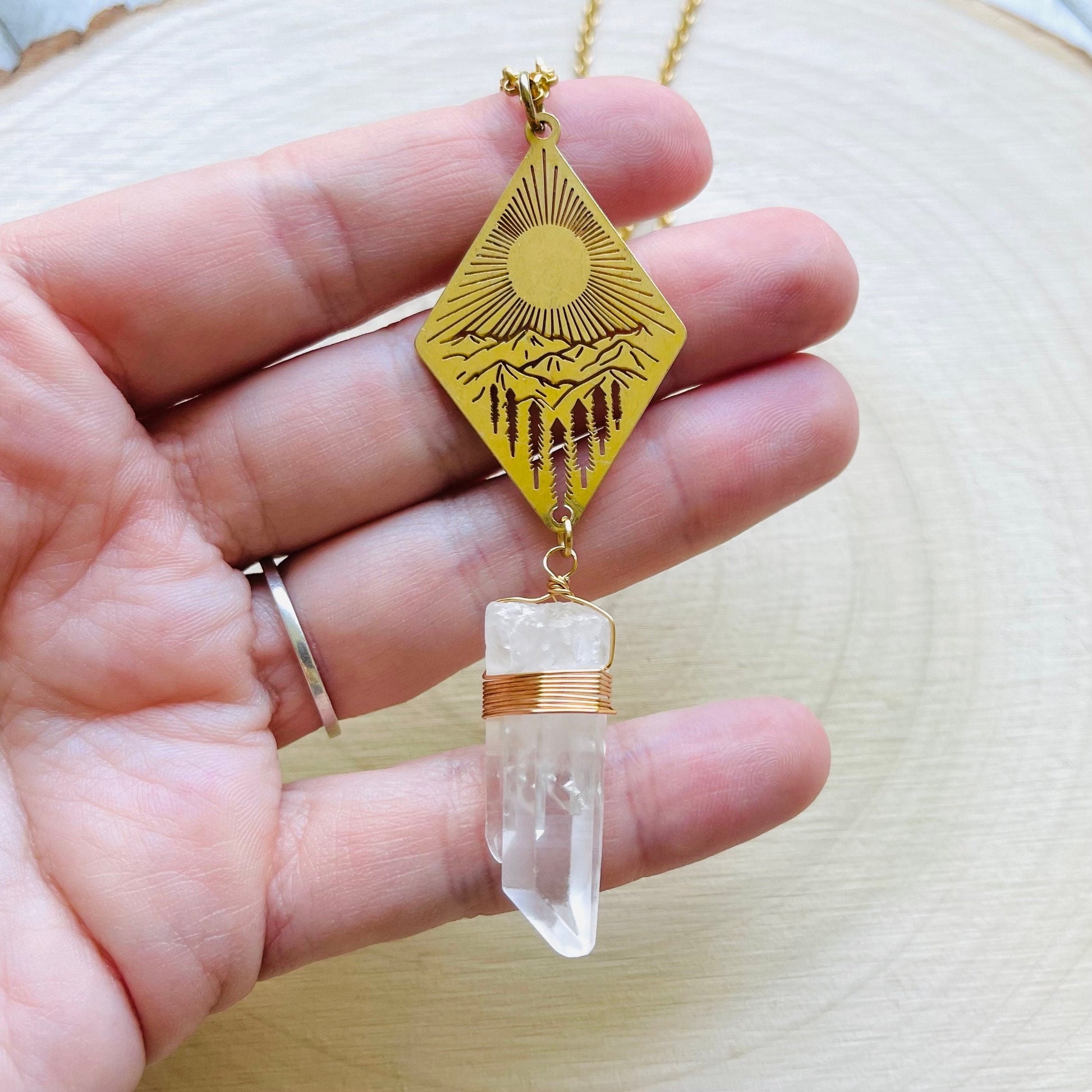 Mountain Necklace, Quartz Necklace Gold, Healing Crystal Gifts, Metaphysical Stones, Boho Necklace, Boho Jewelry Gift for Girlfriend, Nature