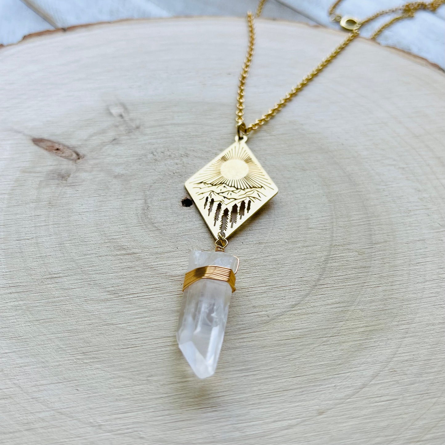 Mountain Necklace, Quartz Necklace Gold, Healing Crystal Gifts, Metaphysical Stones, Boho Necklace, Boho Jewelry Gift for Girlfriend, Nature