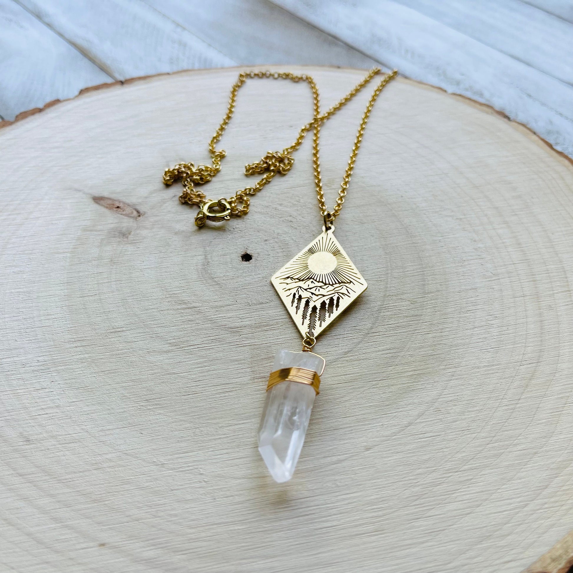 Mountain Necklace, Quartz Necklace Gold, Healing Crystal Gifts, Metaphysical Stones, Boho Necklace, Boho Jewelry Gift for Girlfriend, Nature