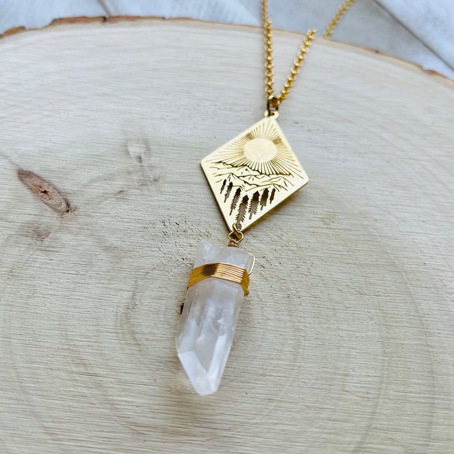 Mountain Necklace, Quartz Necklace Gold, Healing Crystal Gifts, Metaphysical Stones, Boho Necklace, Boho Jewelry Gift for Girlfriend, Nature