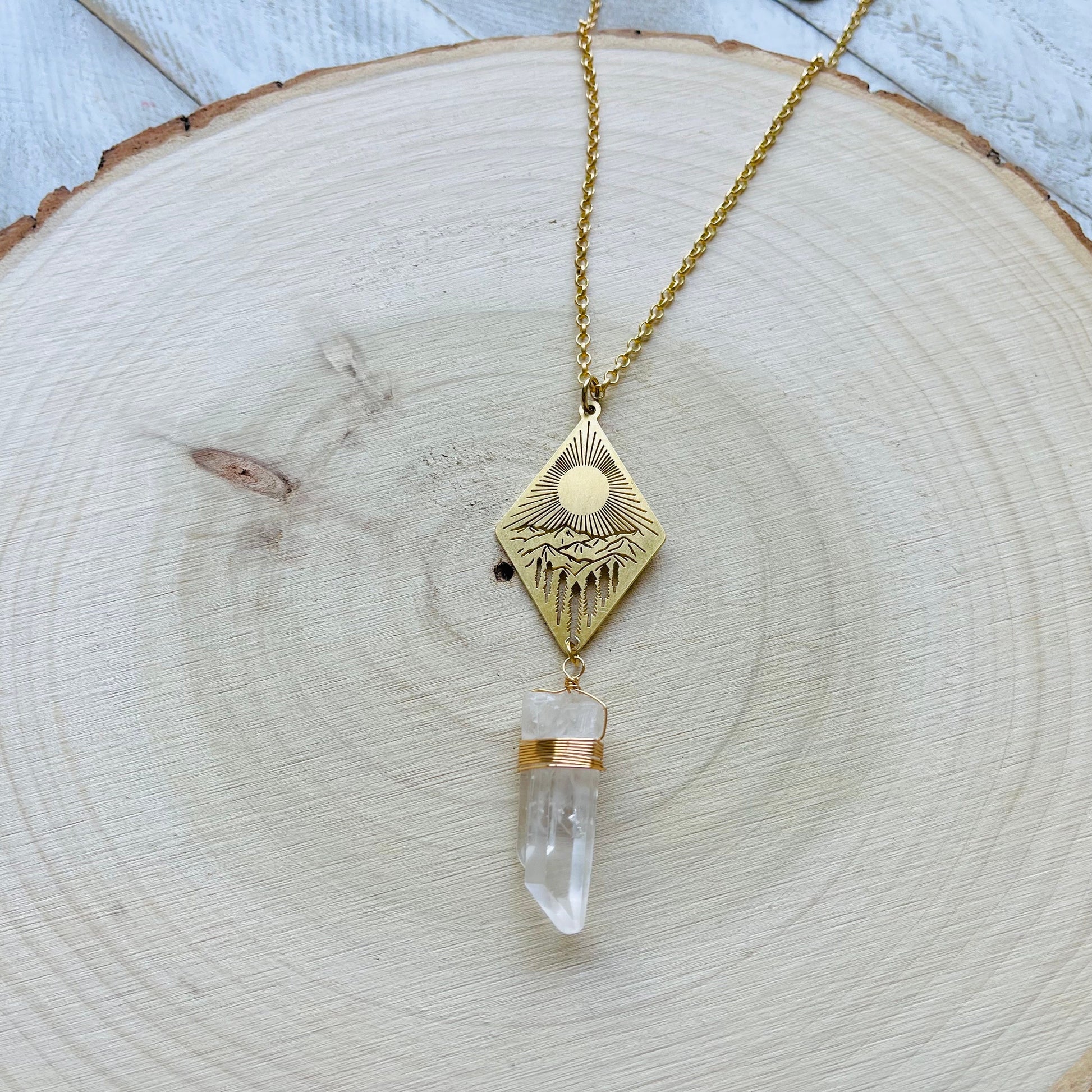 Mountain Necklace, Quartz Necklace Gold, Healing Crystal Gifts, Metaphysical Stones, Boho Necklace, Boho Jewelry Gift for Girlfriend, Nature
