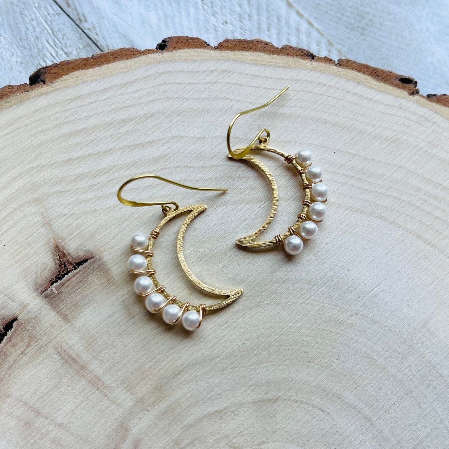Brass Moon Earrings, Pearl Earrings, Celestial Jewelry, Crescent Moon Earrings Gold, Witchy Earrings, Witchy Gifts for Best Friend, Boho