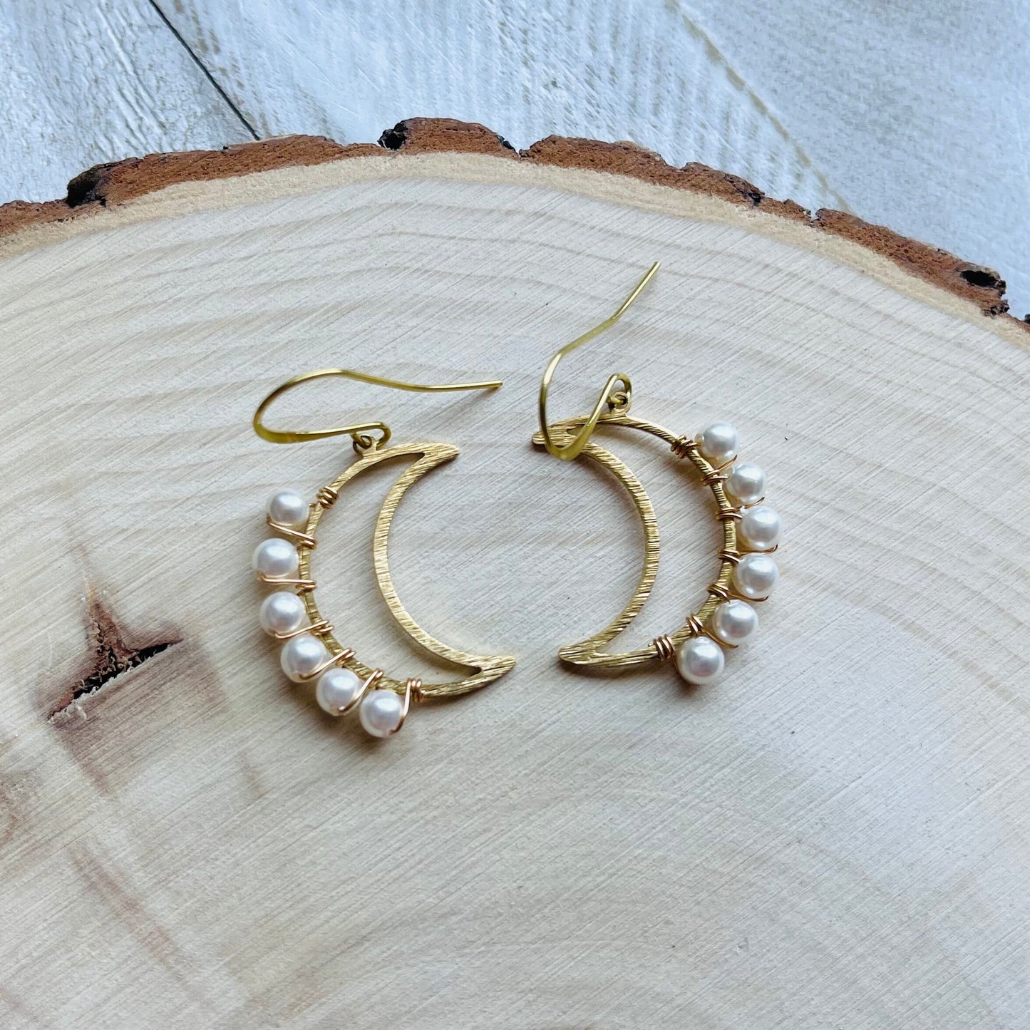 Brass Moon Earrings, Pearl Earrings, Celestial Jewelry, Crescent Moon Earrings Gold, Witchy Earrings, Witchy Gifts for Best Friend, Boho
