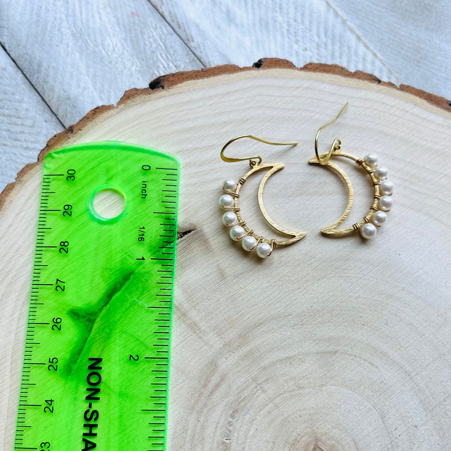 Brass Moon Earrings, Pearl Earrings, Celestial Jewelry, Crescent Moon Earrings Gold, Witchy Earrings, Witchy Gifts for Best Friend, Boho
