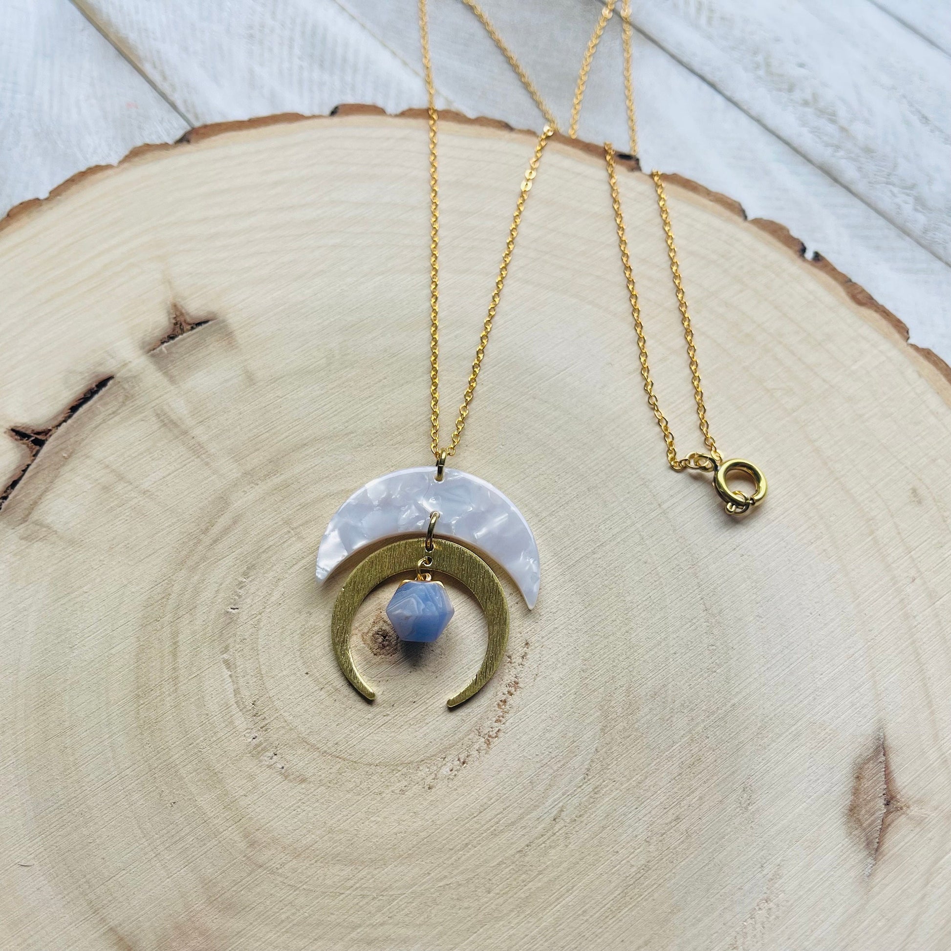 Agate Necklace, Crescent Moon Necklace, Boho Necklace, Boho Jewelry Gift for Girlfriend, Celestial Jewelry Gold, Witchy Gifts, Western