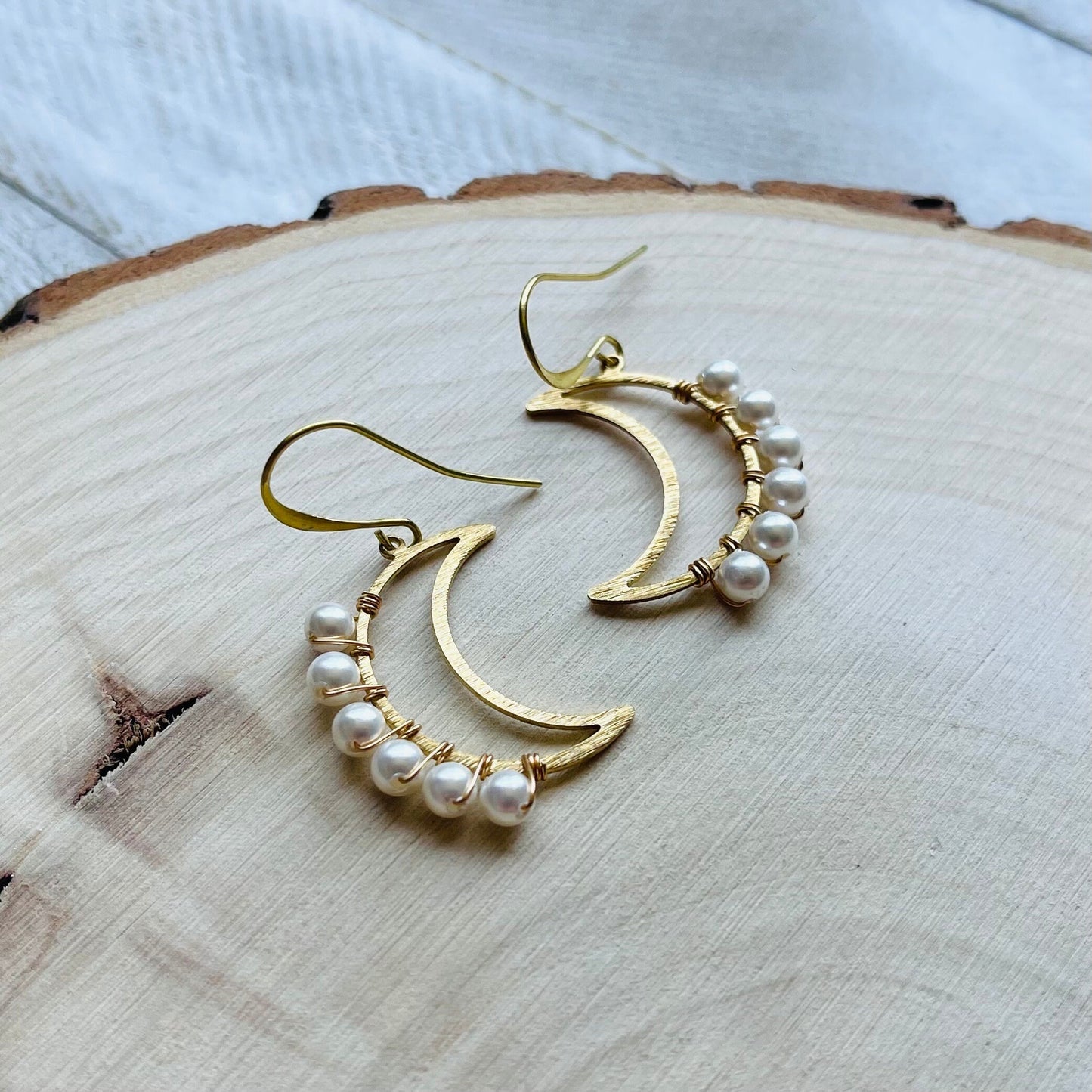 Brass Moon Earrings, Pearl Earrings, Celestial Jewelry, Crescent Moon Earrings Gold, Witchy Earrings, Witchy Gifts for Best Friend, Boho