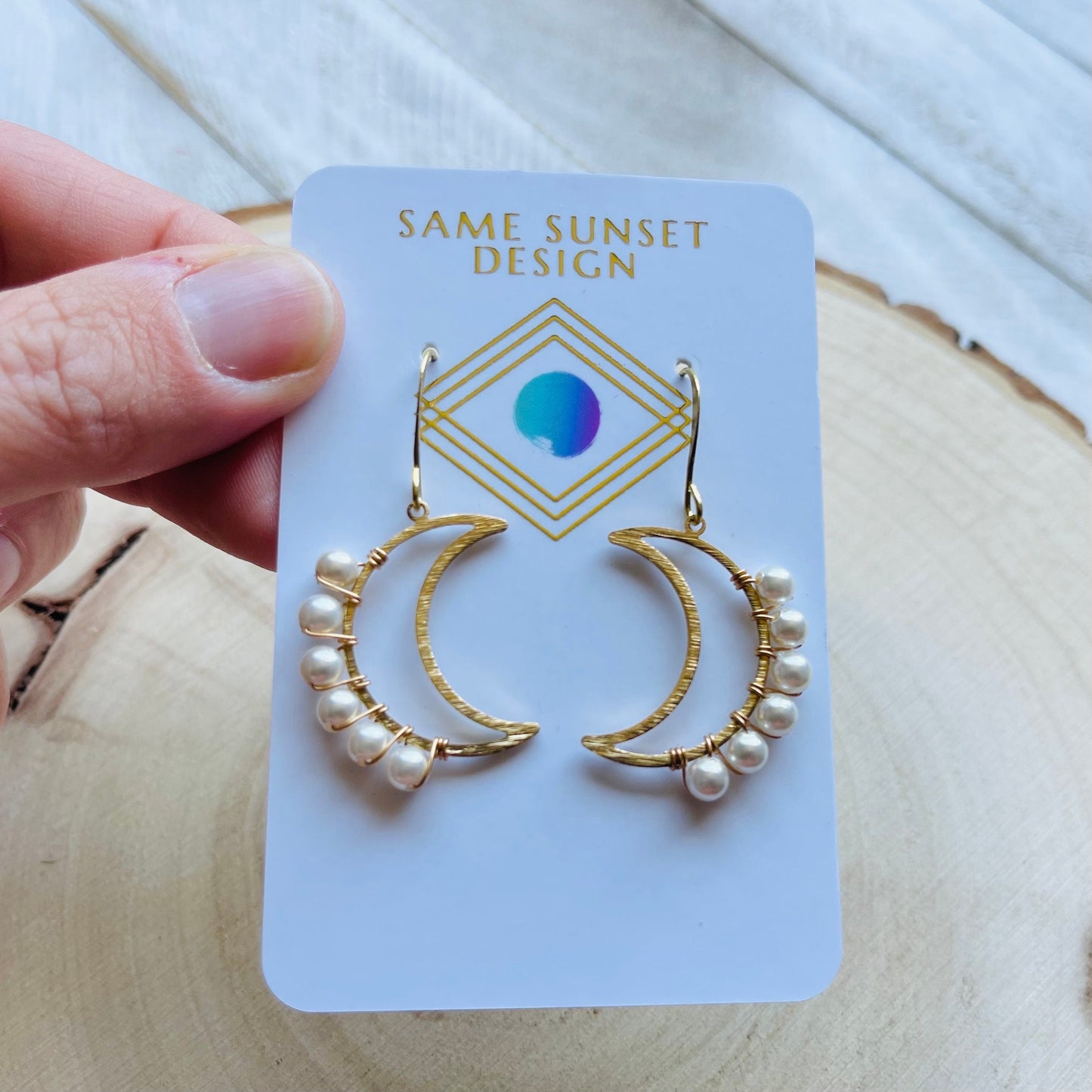 Brass Moon Earrings, Pearl Earrings, Celestial Jewelry, Crescent Moon Earrings Gold, Witchy Earrings, Witchy Gifts for Best Friend, Boho