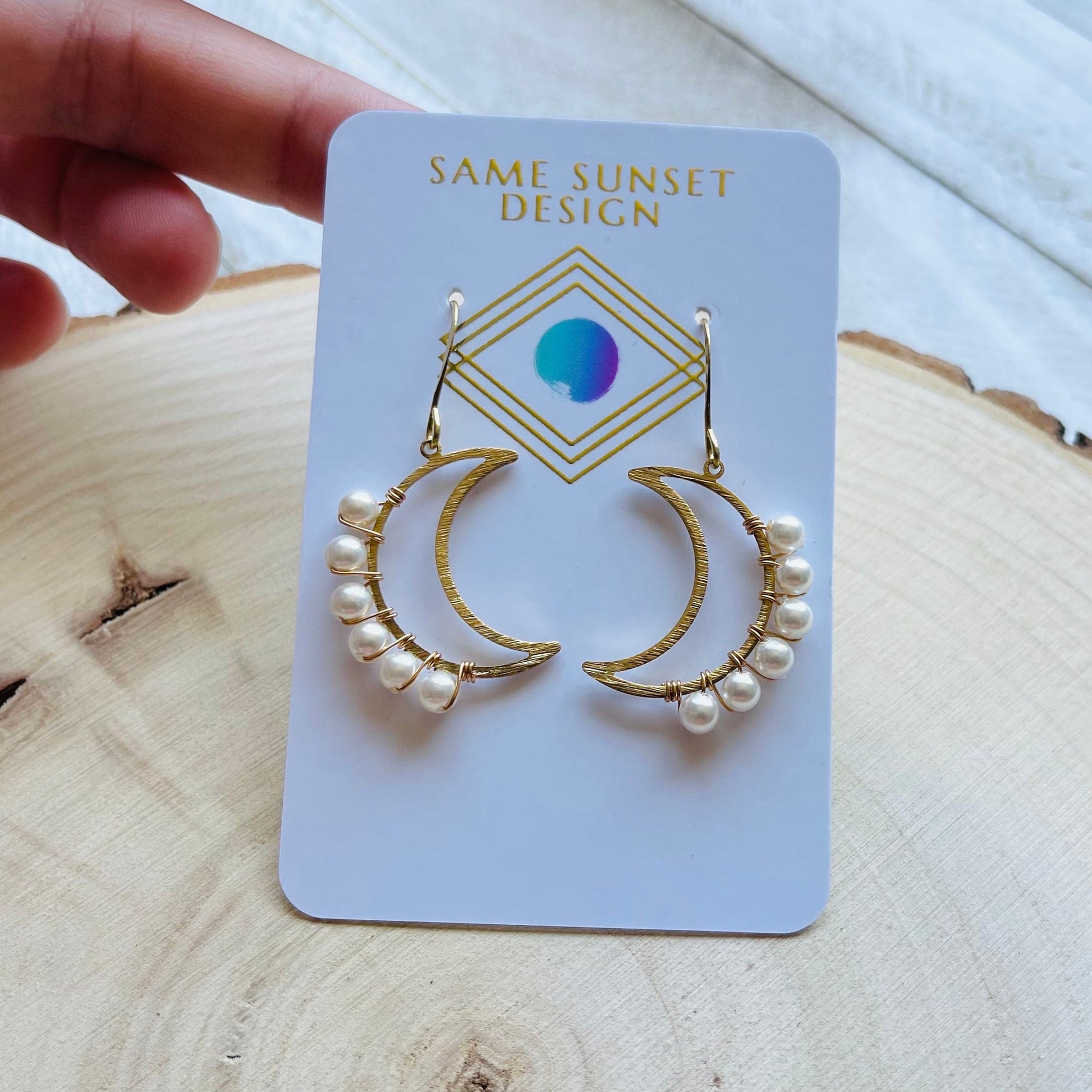 Brass Moon Earrings, Pearl Earrings, Celestial Jewelry, Crescent Moon Earrings Gold, Witchy Earrings, Witchy Gifts for Best Friend, Boho