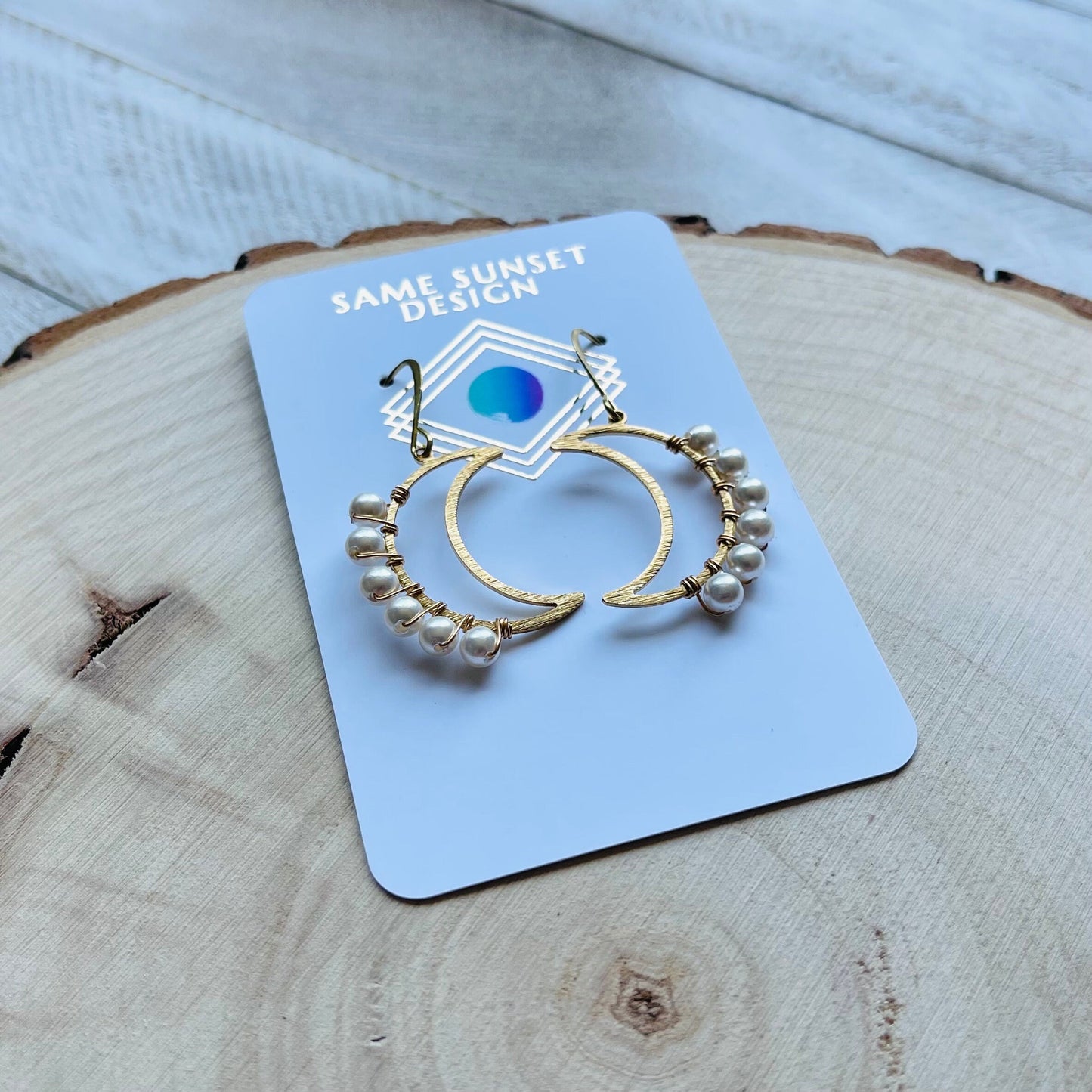 Brass Moon Earrings, Pearl Earrings, Celestial Jewelry, Crescent Moon Earrings Gold, Witchy Earrings, Witchy Gifts for Best Friend, Boho