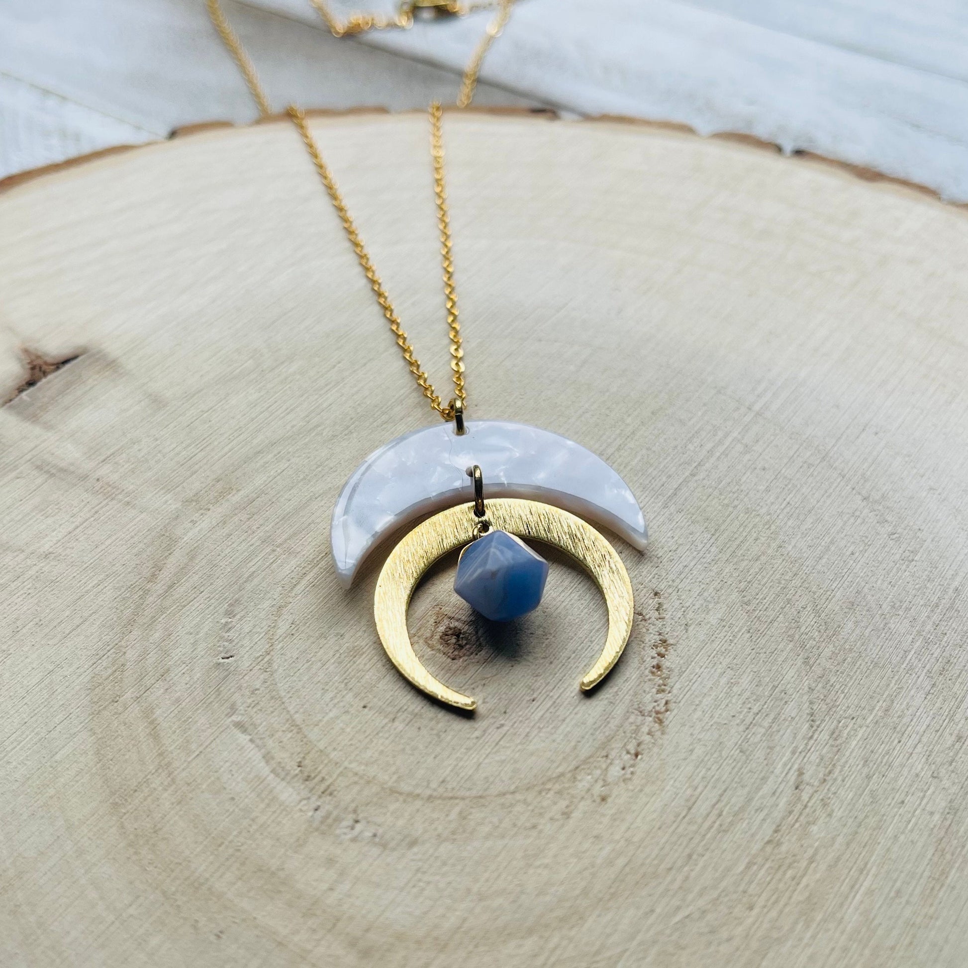 Agate Necklace, Crescent Moon Necklace, Boho Necklace, Boho Jewelry Gift for Girlfriend, Celestial Jewelry Gold, Witchy Gifts, Western