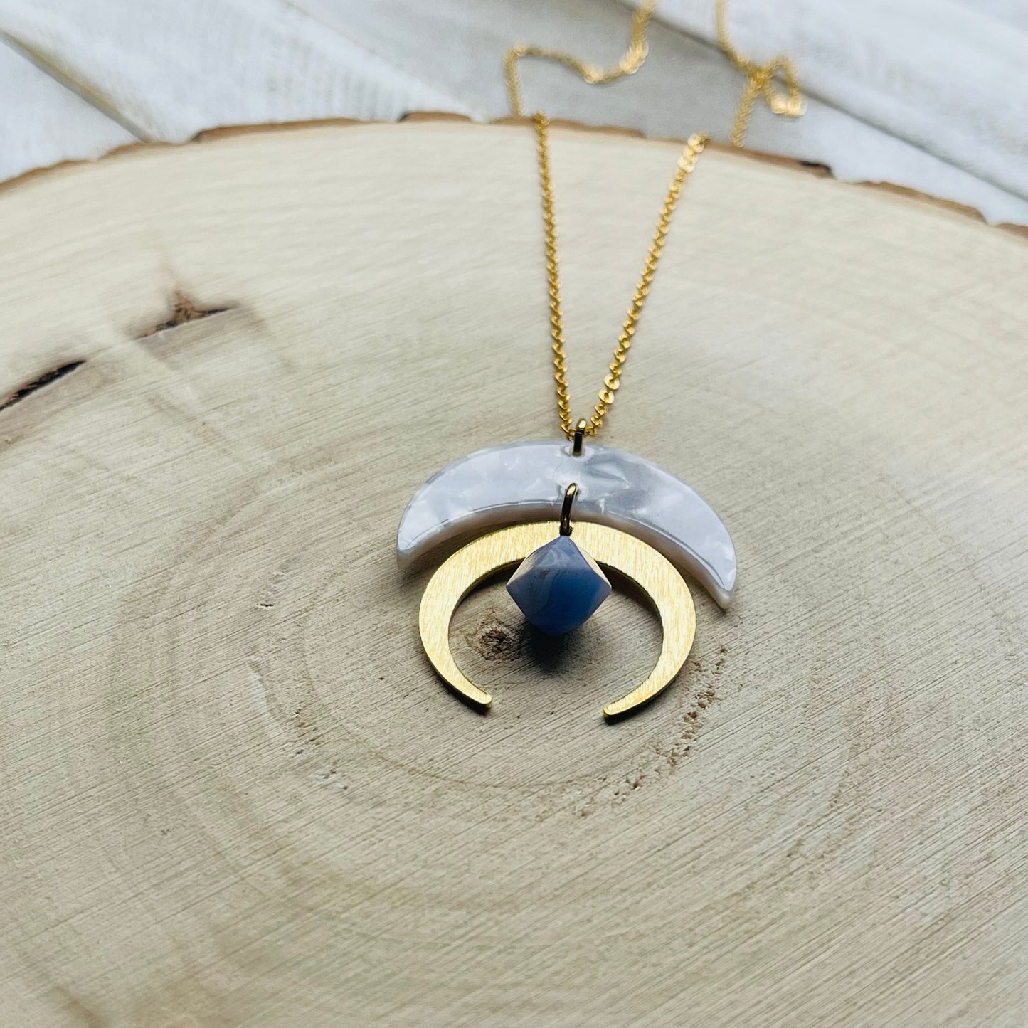 Agate Necklace, Crescent Moon Necklace, Boho Necklace, Boho Jewelry Gift for Girlfriend, Celestial Jewelry Gold, Witchy Gifts, Western