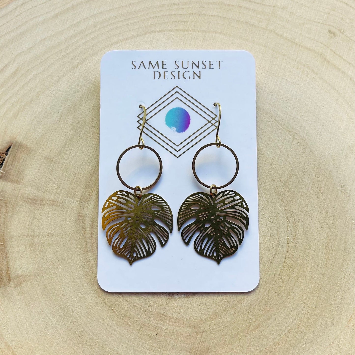 Monstera Earrings, Tropical Plant Earrings, Vacation Jewelry, Brass Dangle Earrings, Anniversary Gift Wife, Bridesmaid Jewelry