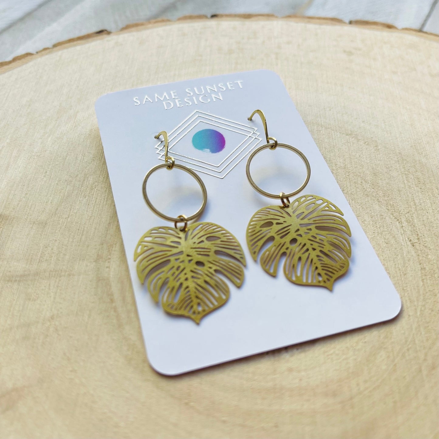 Monstera Earrings, Tropical Plant Earrings, Vacation Jewelry, Brass Dangle Earrings, Anniversary Gift Wife, Bridesmaid Jewelry