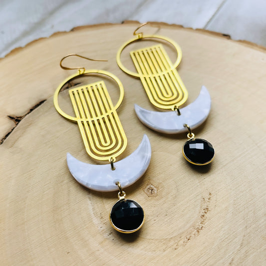 Chalcedony Earrings, Crescent Moon Earrings, Western Earrings Gold, Witchy Earrings, Boho Earrings for Bride, Birthday Gift for Girlfriend