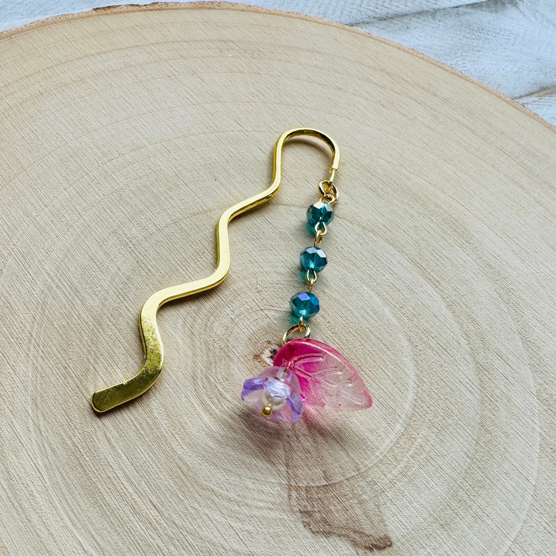 Flower Bookmark, Crystal Bookmark, Cottagecore Bookmark, Bookmark for Women, Book Lover Gift, Cute Bookmarks with Charms, Sweet 16 Gift