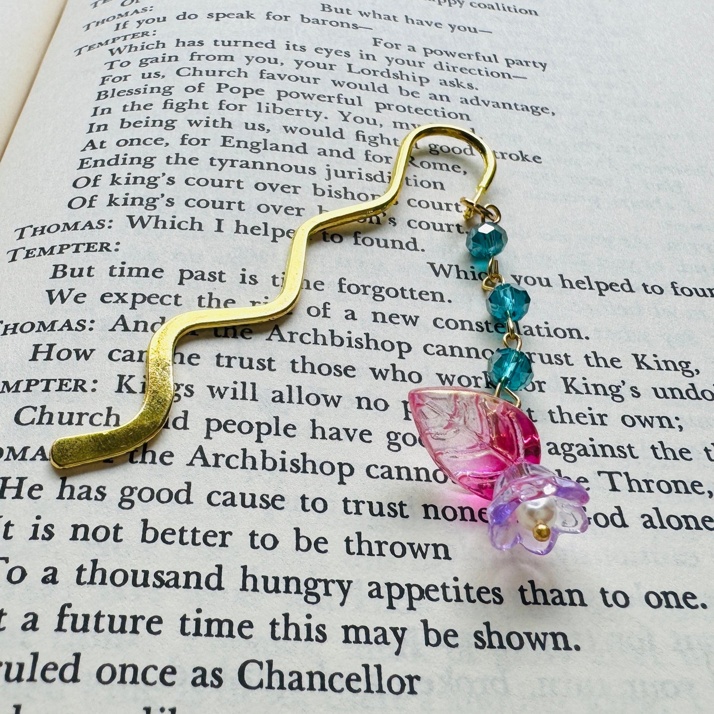 Flower Bookmark, Crystal Bookmark, Cottagecore Bookmark, Bookmark for Women, Book Lover Gift, Cute Bookmarks with Charms, Sweet 16 Gift
