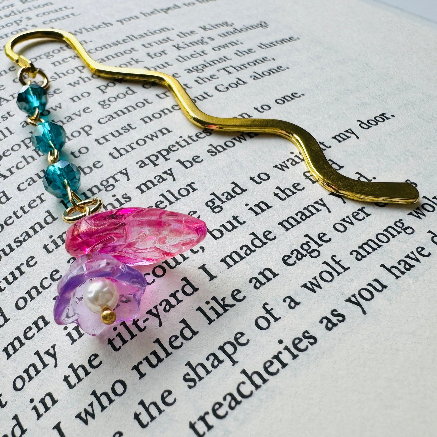 Flower Bookmark, Crystal Bookmark, Cottagecore Bookmark, Bookmark for Women, Book Lover Gift, Cute Bookmarks with Charms, Sweet 16 Gift