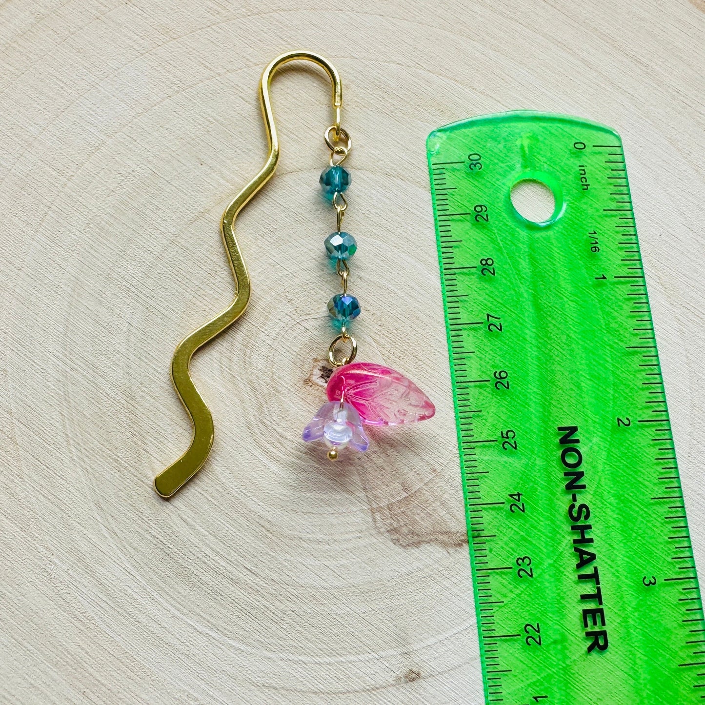 Flower Bookmark, Crystal Bookmark, Cottagecore Bookmark, Bookmark for Women, Book Lover Gift, Cute Bookmarks with Charms, Sweet 16 Gift