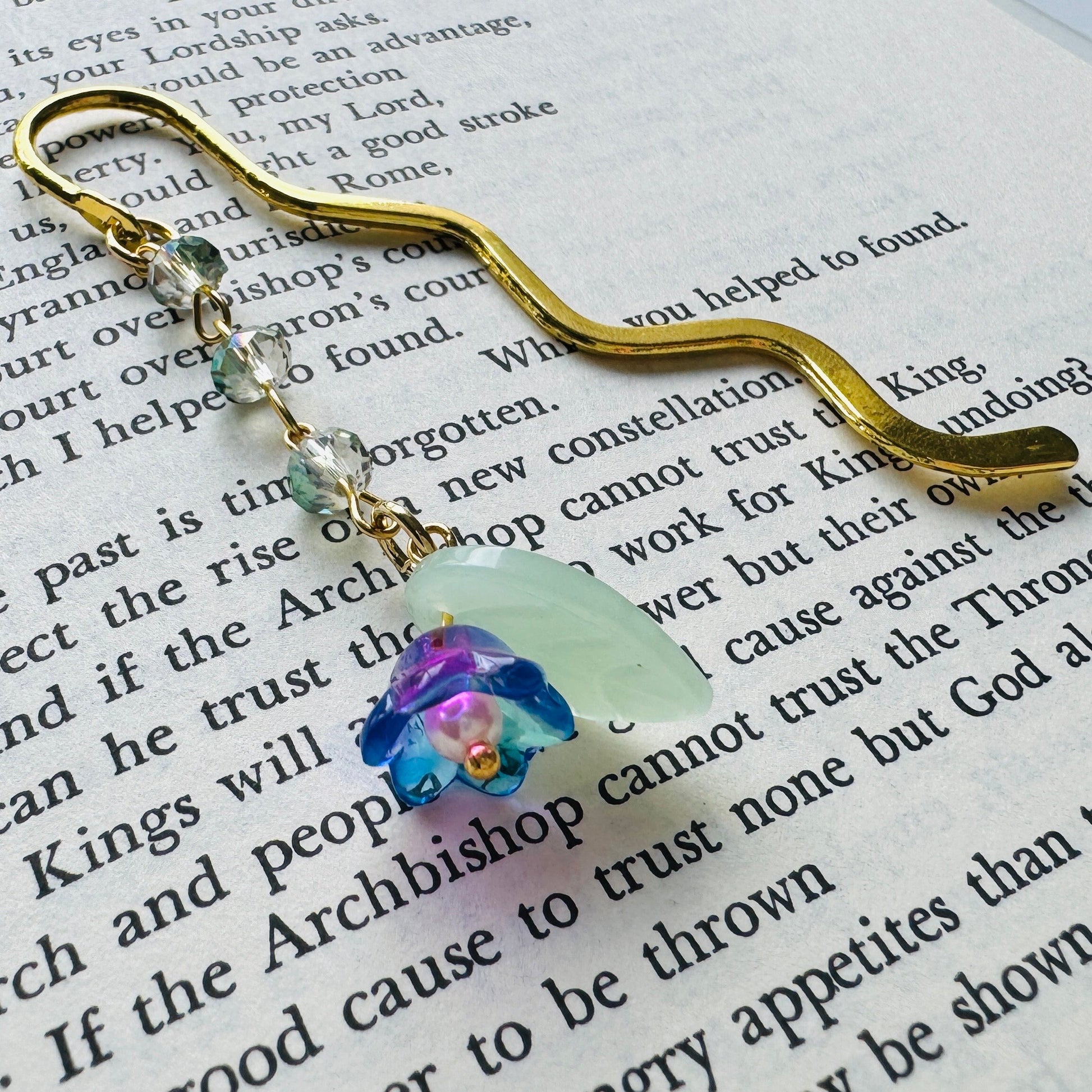 Flower Bookmark, Crystal Bookmark, Cottagecore Bookmark, Bookmark for Women, Book Lover Gift, Unique Gifts for Teachers, Sweet 16 Gift