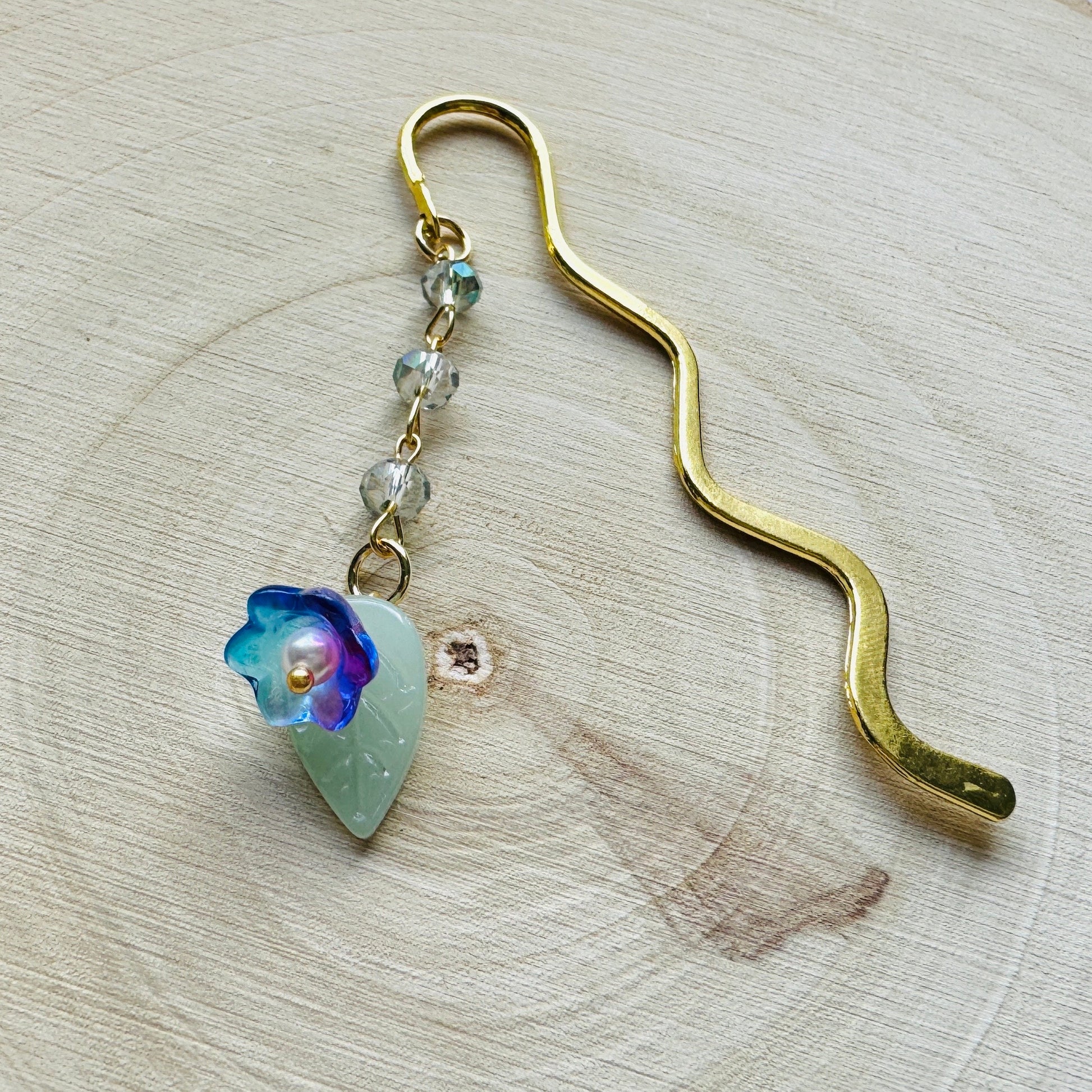 Flower Bookmark, Crystal Bookmark, Cottagecore Bookmark, Bookmark for Women, Book Lover Gift, Unique Gifts for Teachers, Sweet 16 Gift
