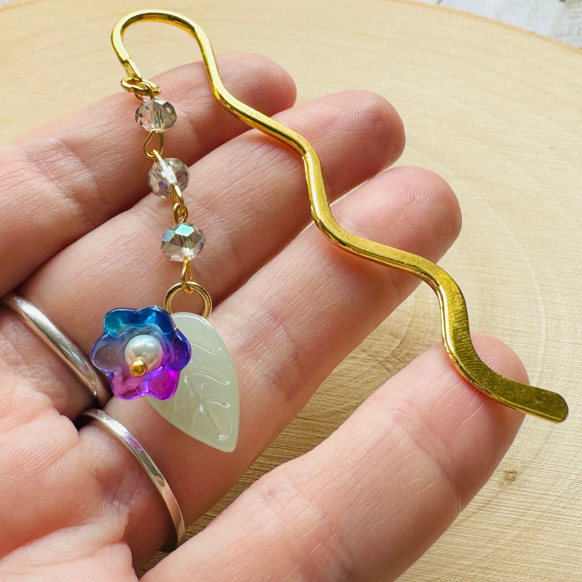 Flower Bookmark, Crystal Bookmark, Cottagecore Bookmark, Bookmark for Women, Book Lover Gift, Unique Gifts for Teachers, Sweet 16 Gift