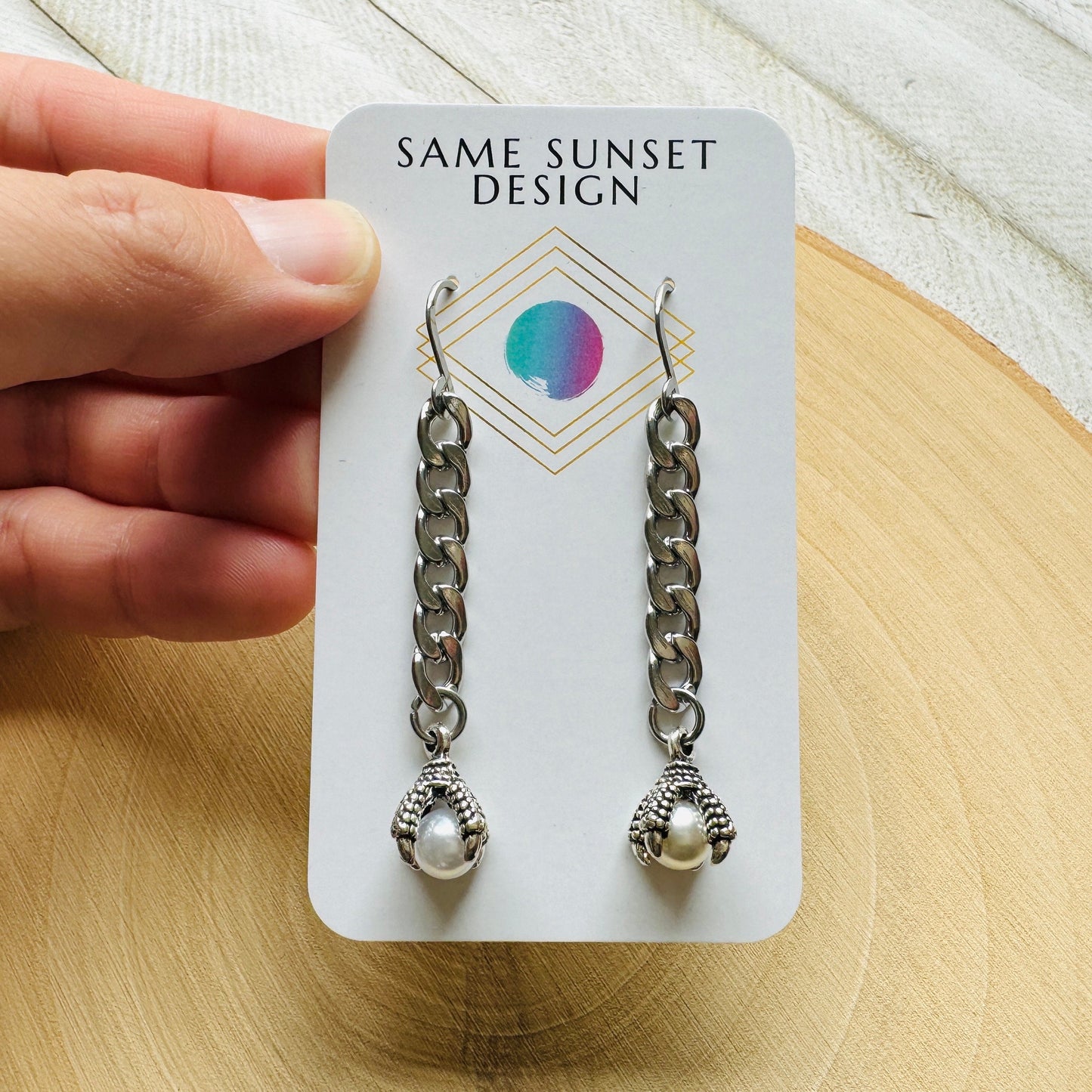 Pearl Earrings, Claw Earrings, Silver Earrings, Industrial Earrings, Creepy Cute Jewelry, Unique Halloween Gifts, Friend Gifts Ideas