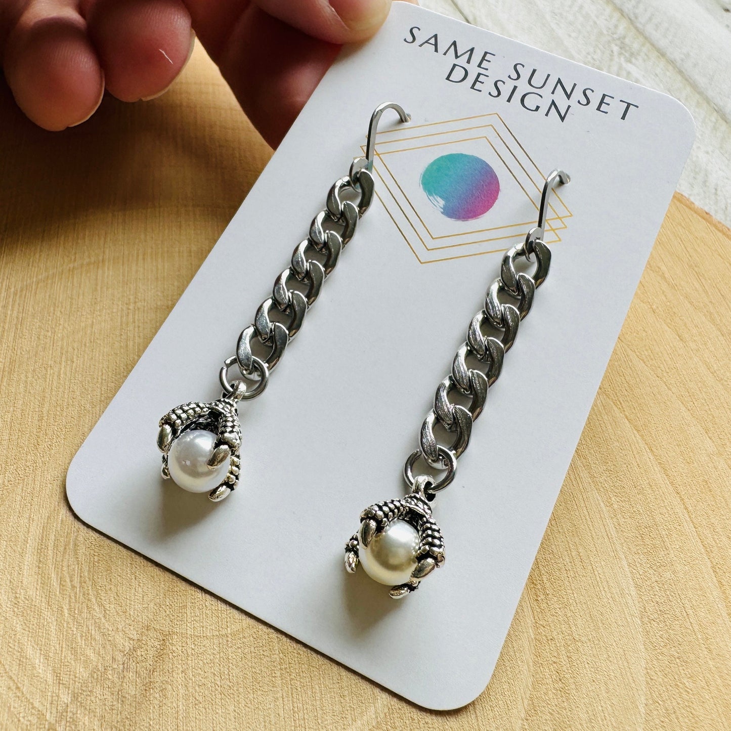 Pearl Earrings, Claw Earrings, Silver Earrings, Industrial Earrings, Creepy Cute Jewelry, Unique Halloween Gifts, Friend Gifts Ideas