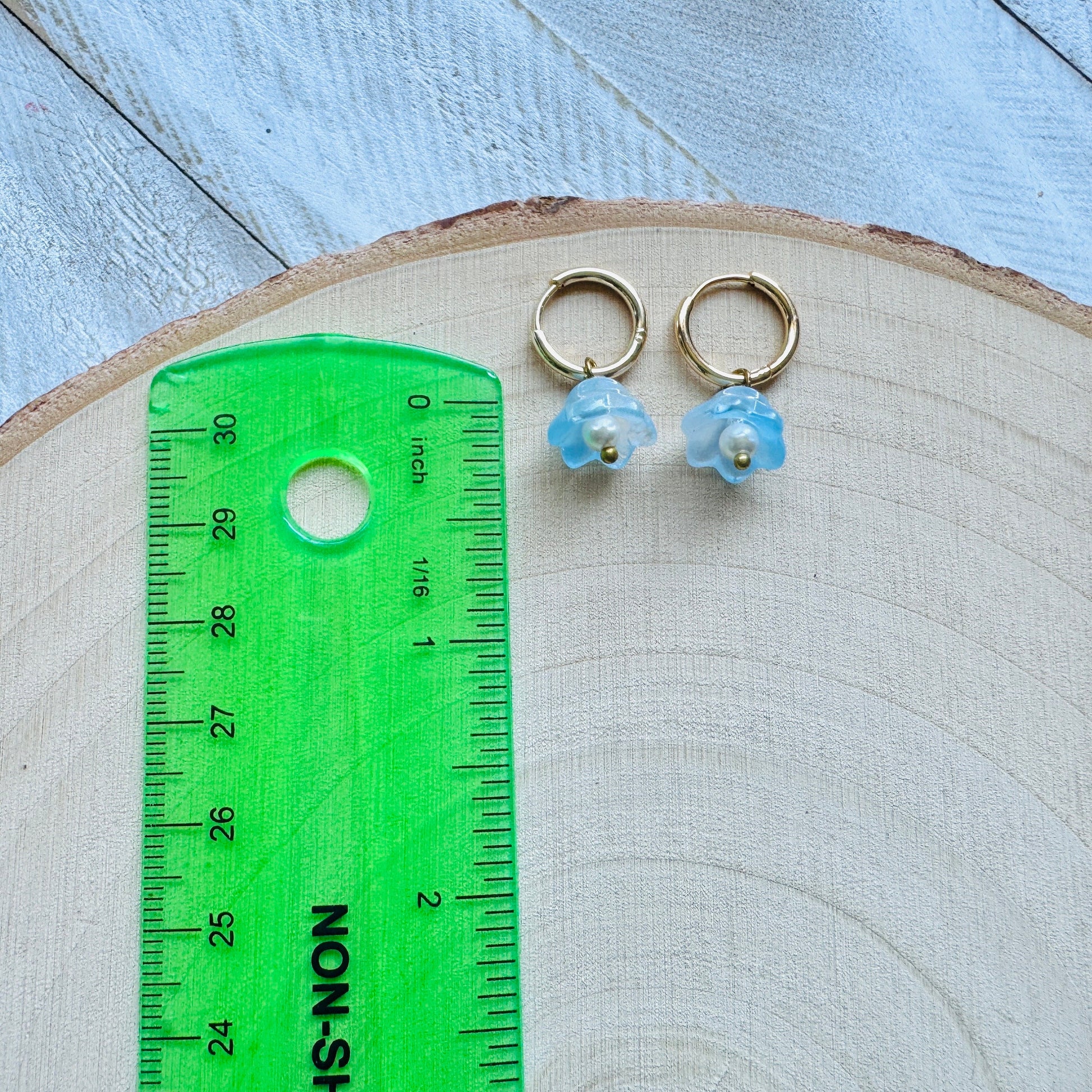 Flower Earrings, Pearl Earrings, Huggie Hoops, Wanderlust Jewelry, Dainty Earrings, Fairycore Earrings, Halloween Gift for Women, Boho Chic