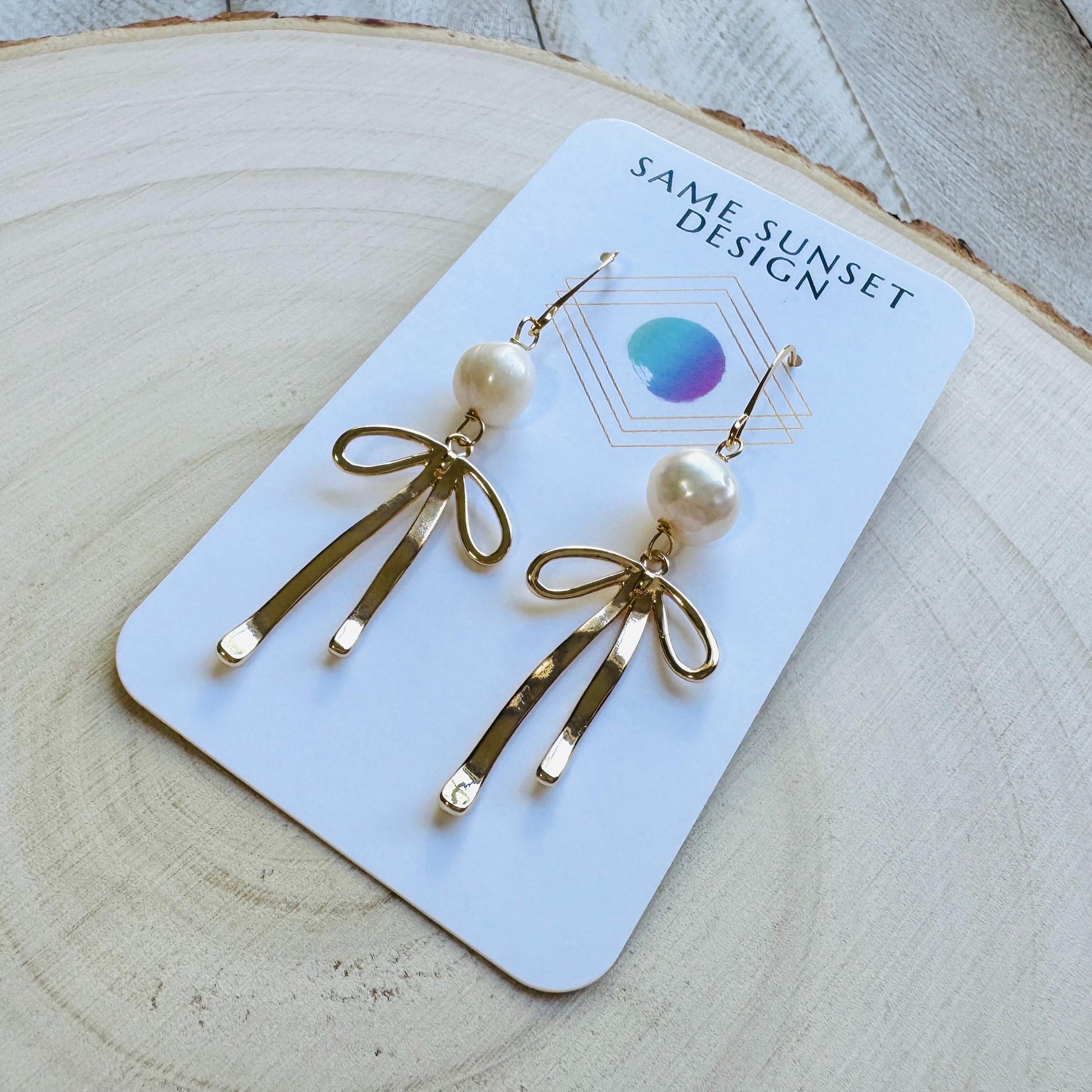 Bow Earrings, Coquette Jewelry, Pearl Earrings, Whimsical Earrings, Trendy Jewelry 2025, Galentines Day Gifts, Valentines Day Gift