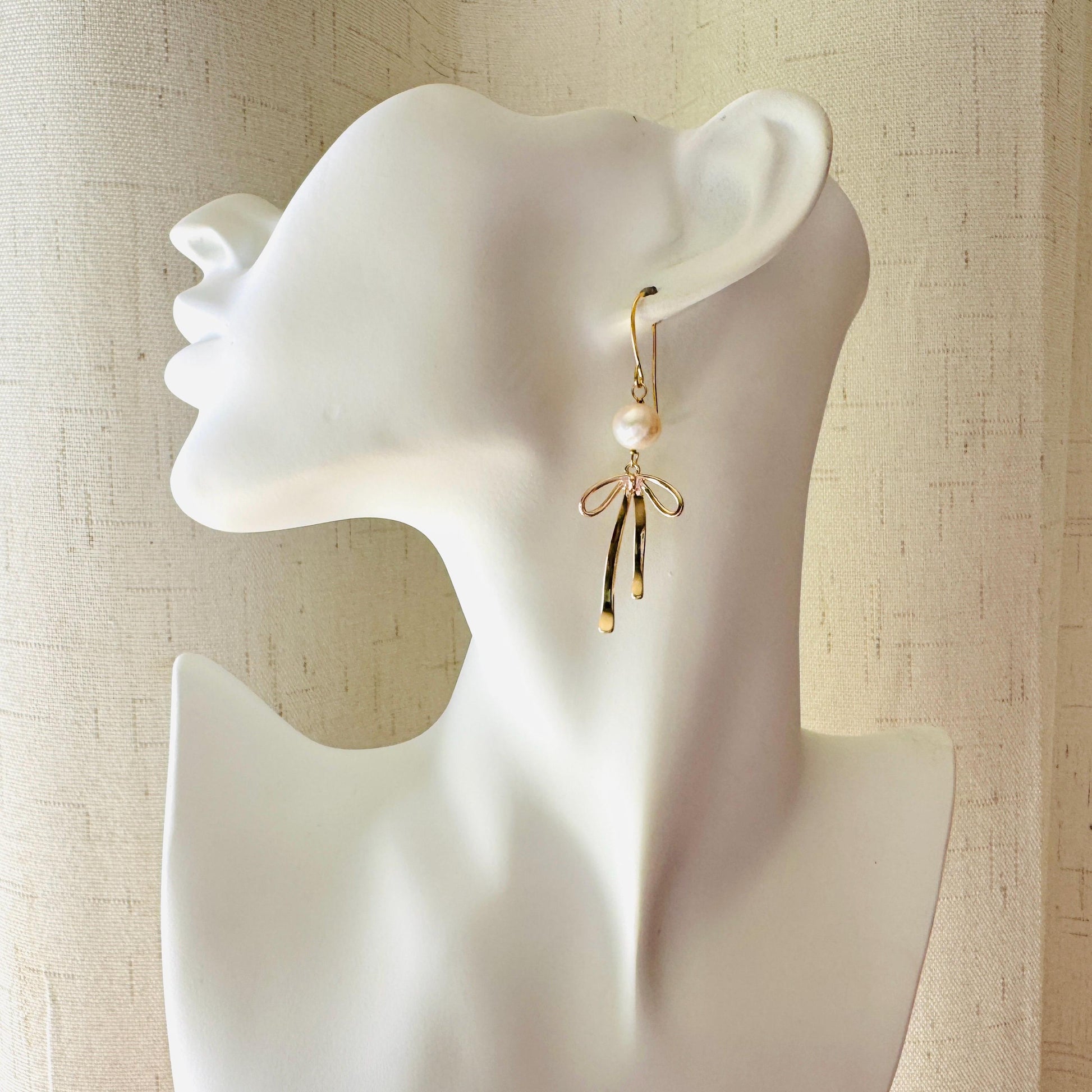 Bow Earrings, Coquette Jewelry, Pearl Earrings, Whimsical Earrings, Trendy Jewelry 2025, Galentines Day Gifts, Valentines Day Gift
