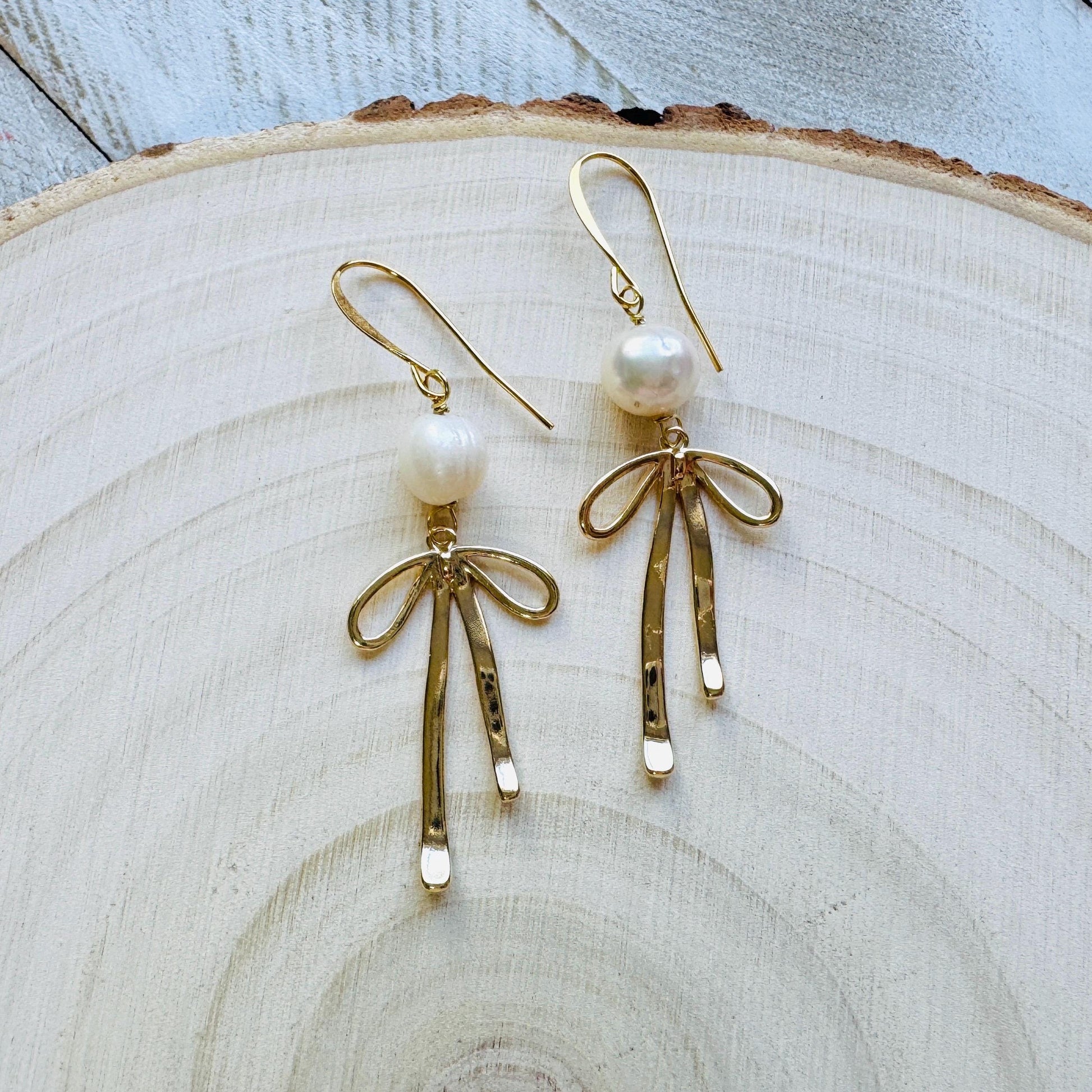 Bow Earrings, Coquette Jewelry, Pearl Earrings, Whimsical Earrings, Trendy Jewelry 2025, Galentines Day Gifts, Valentines Day Gift