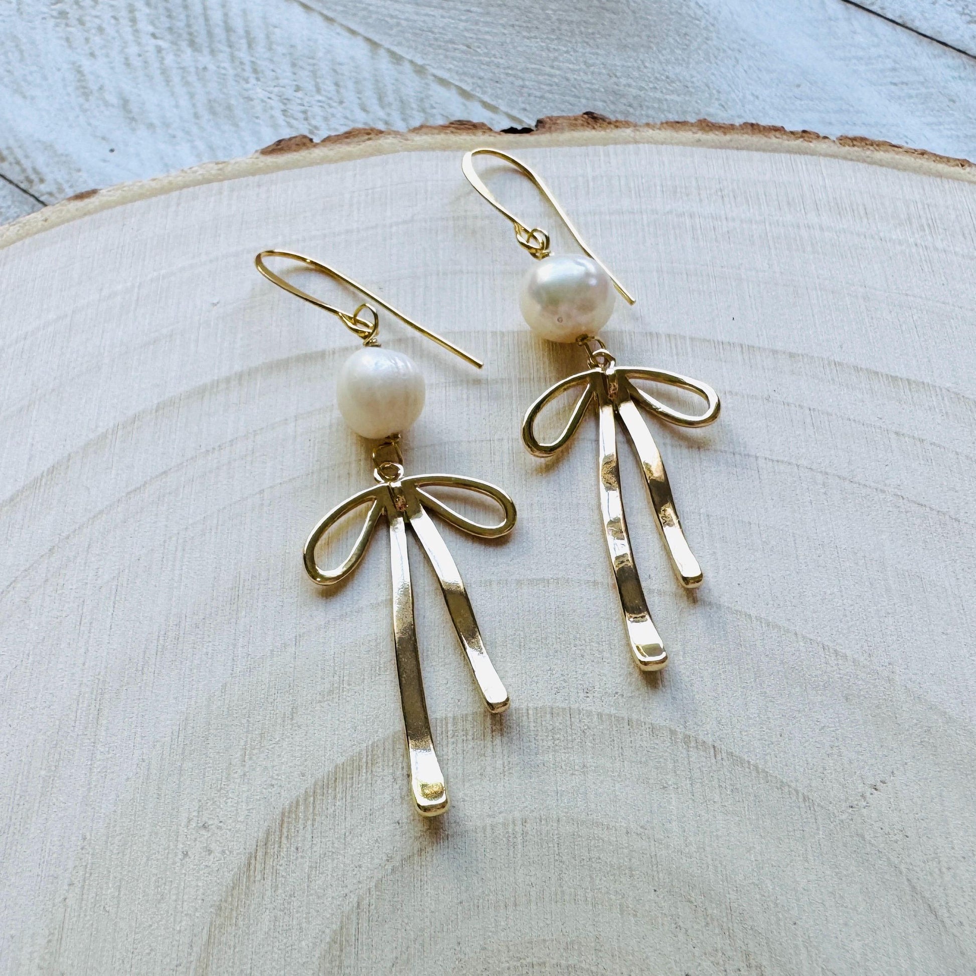 Bow Earrings, Coquette Jewelry, Pearl Earrings, Whimsical Earrings, Trendy Jewelry 2025, Galentines Day Gifts, Valentines Day Gift