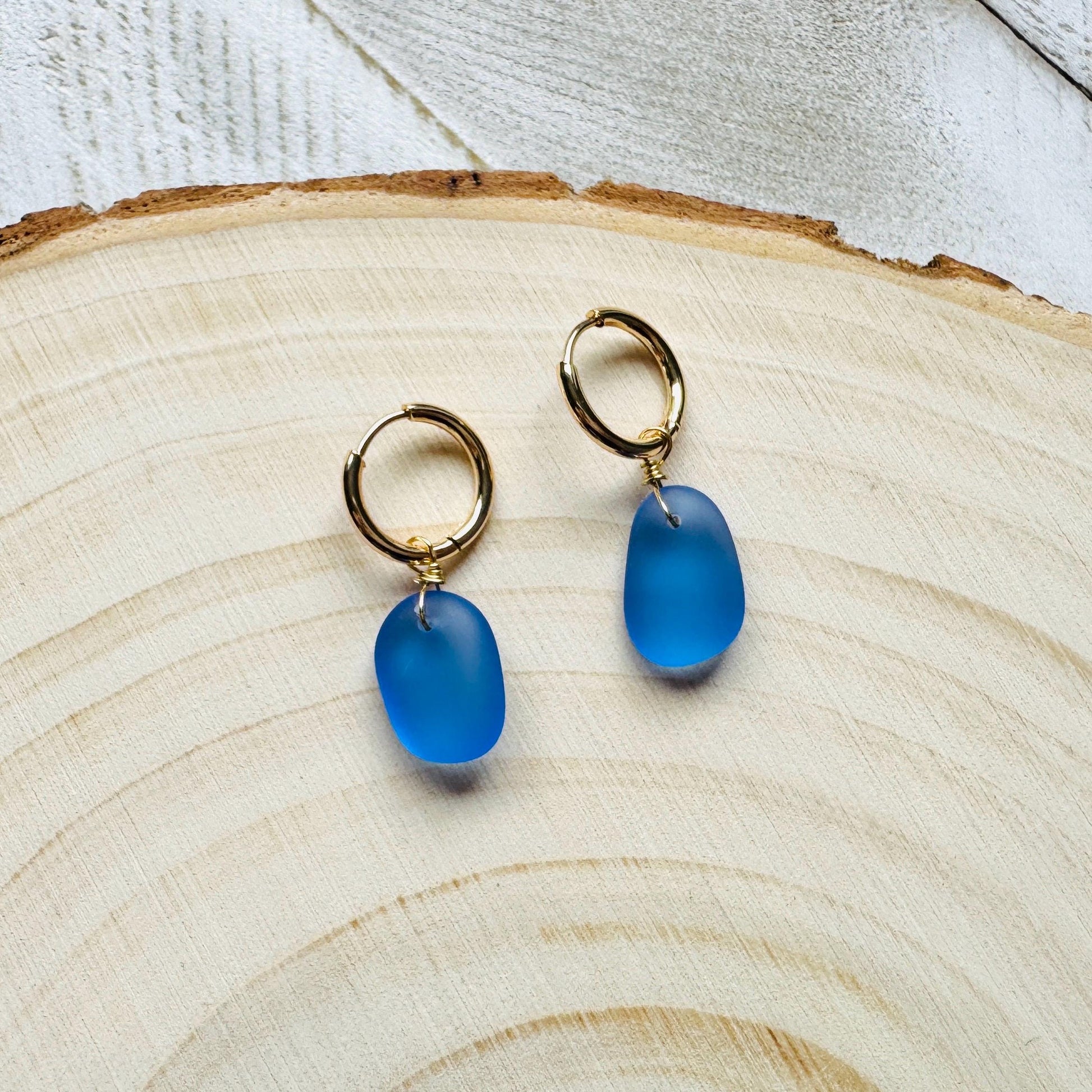 Sea Glass Earrings Dangle, Beachy Jewelry, Huggie Hoop Earrings, Blue Earrings, Trendy Jewelry, Boho Hippie Jewelry, Friend Gifts for Women