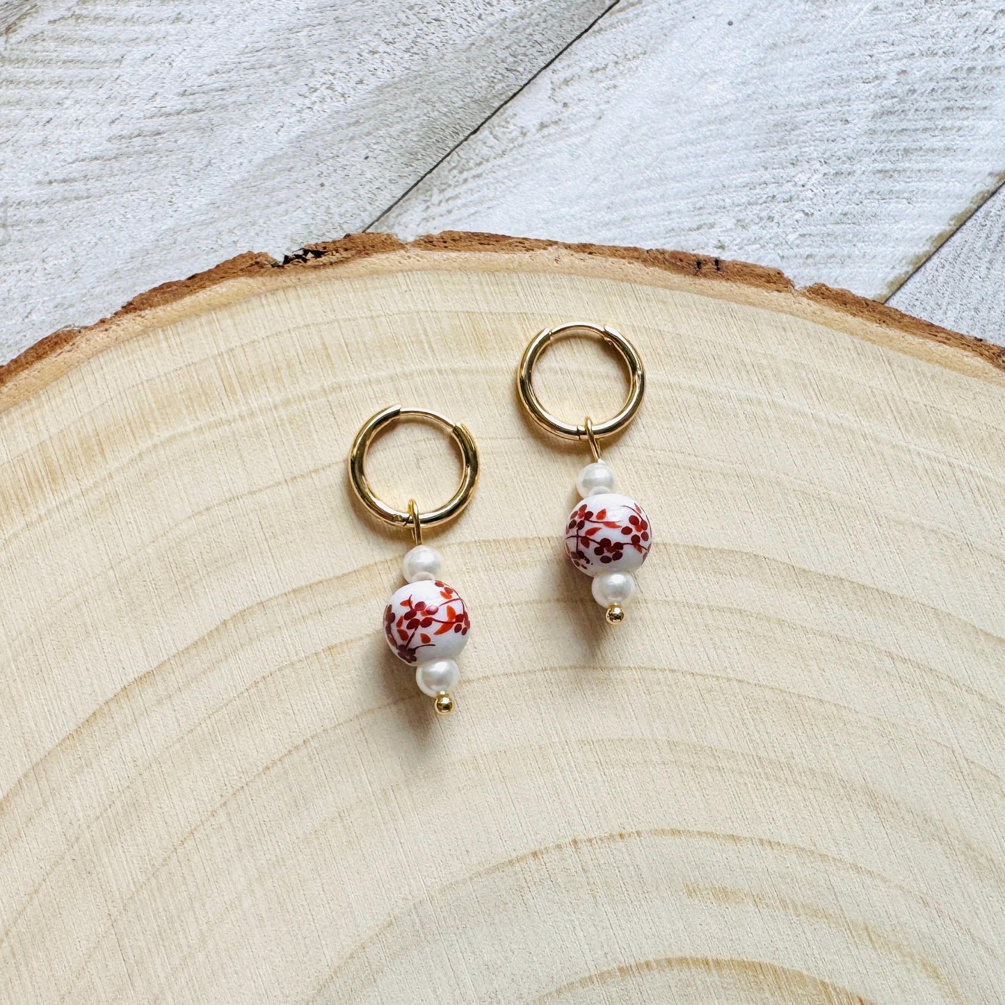 Flower Earrings, Pearl Earrings, Huggie Hoops, Wanderlust Jewelry, Dainty Earrings, Plant Lover Gifts for Sister, Christmas Gifts for Aunt